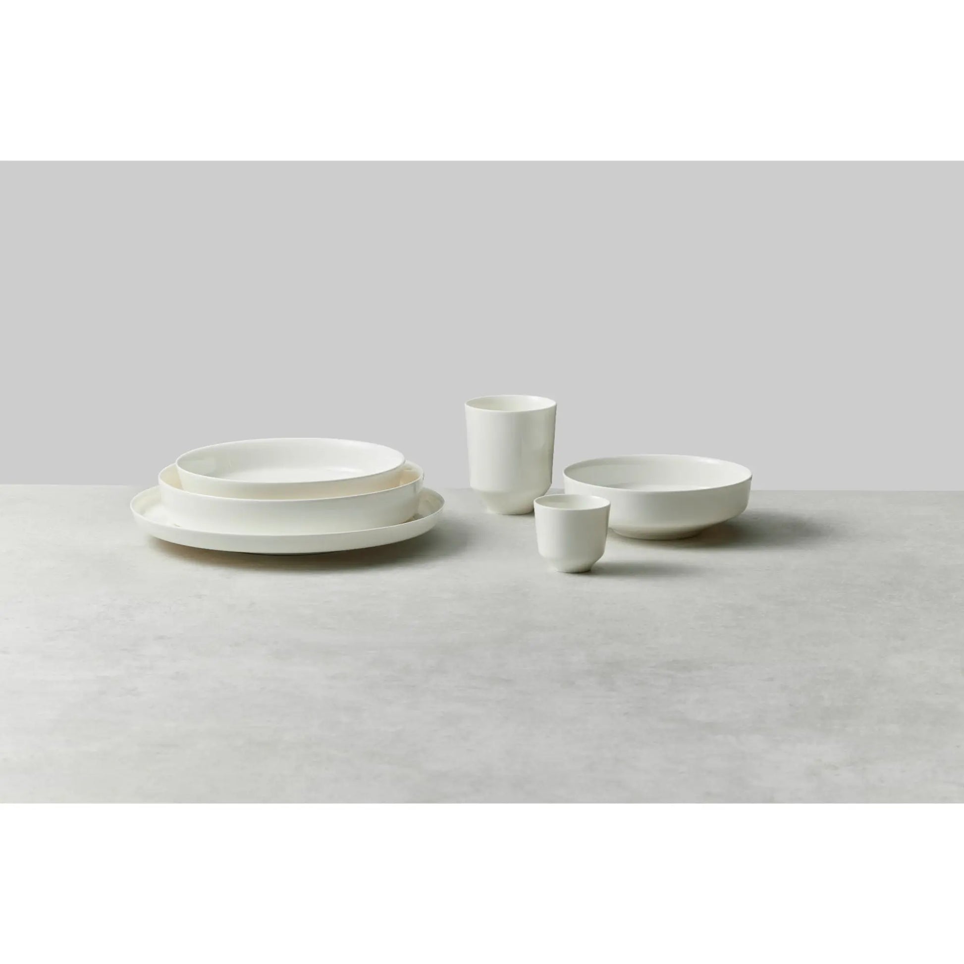 Dibbern Juno Pasta Plate, fine bone china plate handcrafted in Germany, timeless and contemporary.