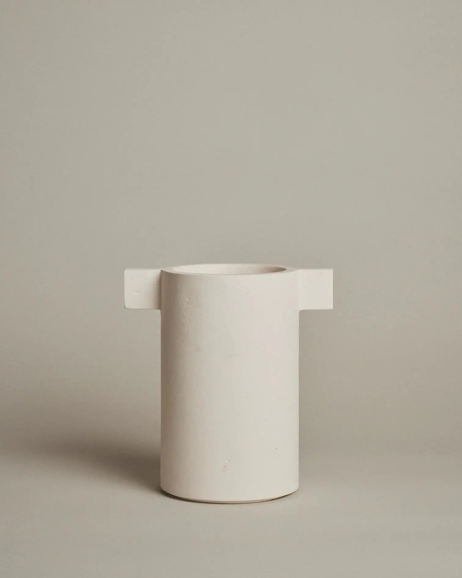 Cicco Vase in Limestone EIMI