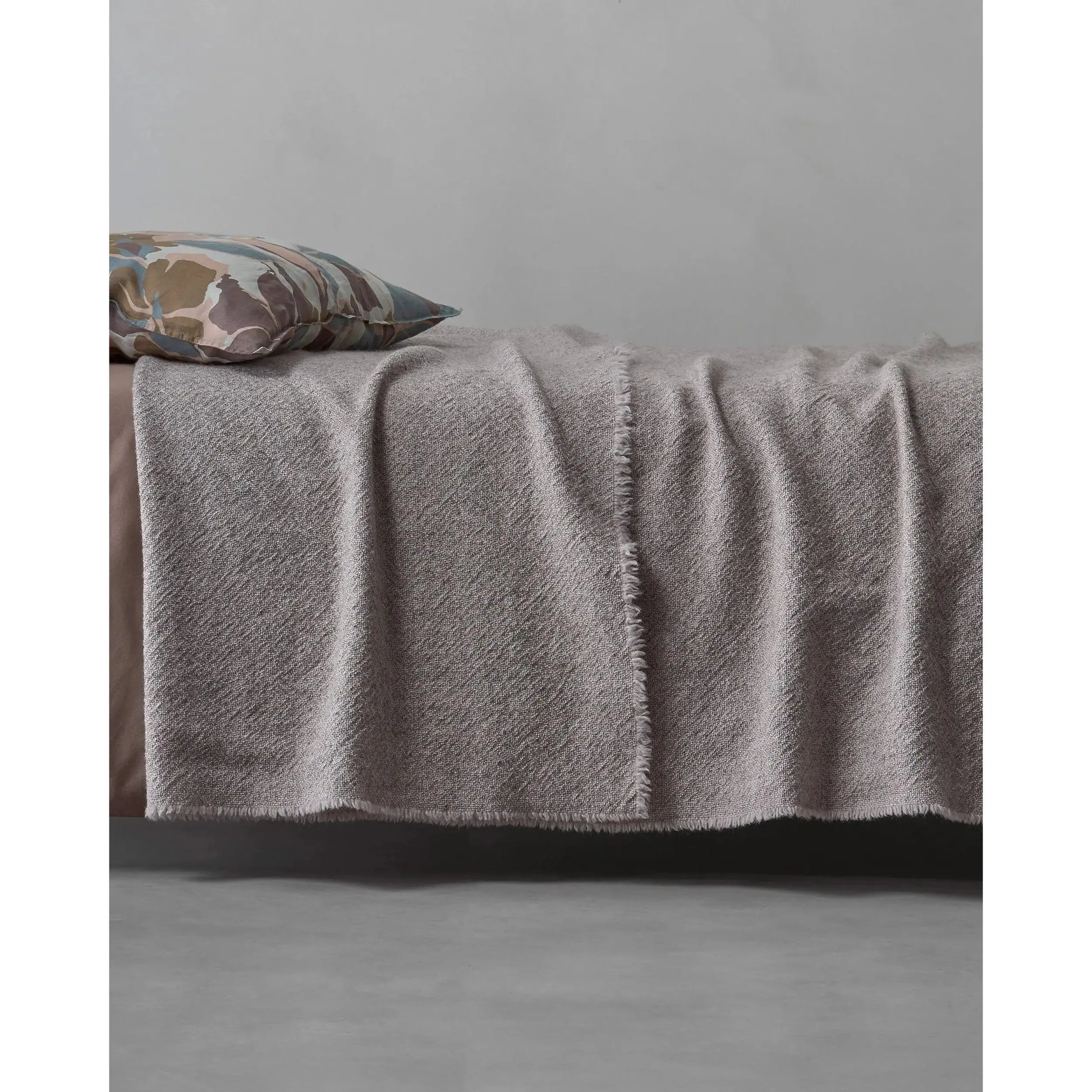 Des - Blanket - JANGEORGe Interiors & Furniture