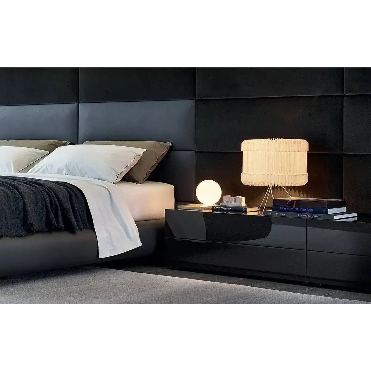 Dream - Night table with 2 drawers | Poliform | JANGEORGe Interior Design