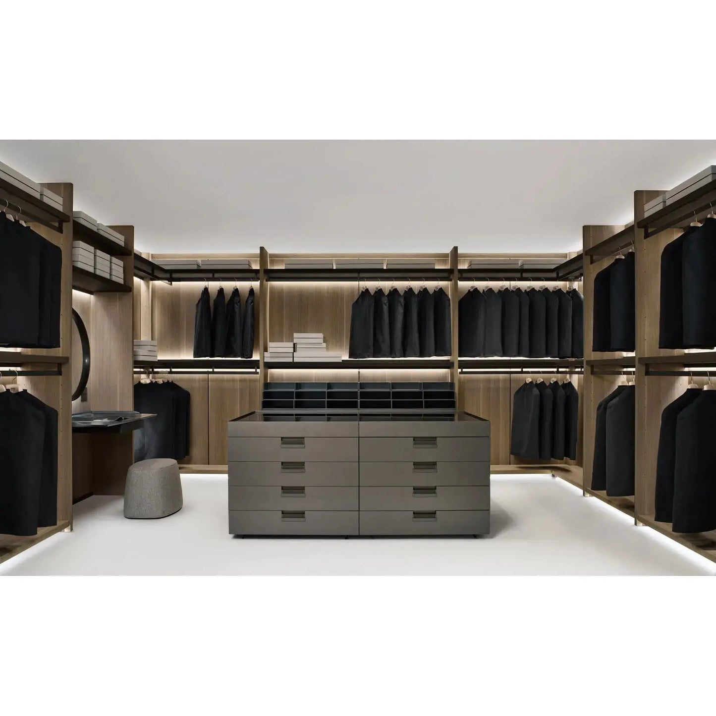 Backstage Wardrobe | B&B Italia | JANGEORGe Interior Design