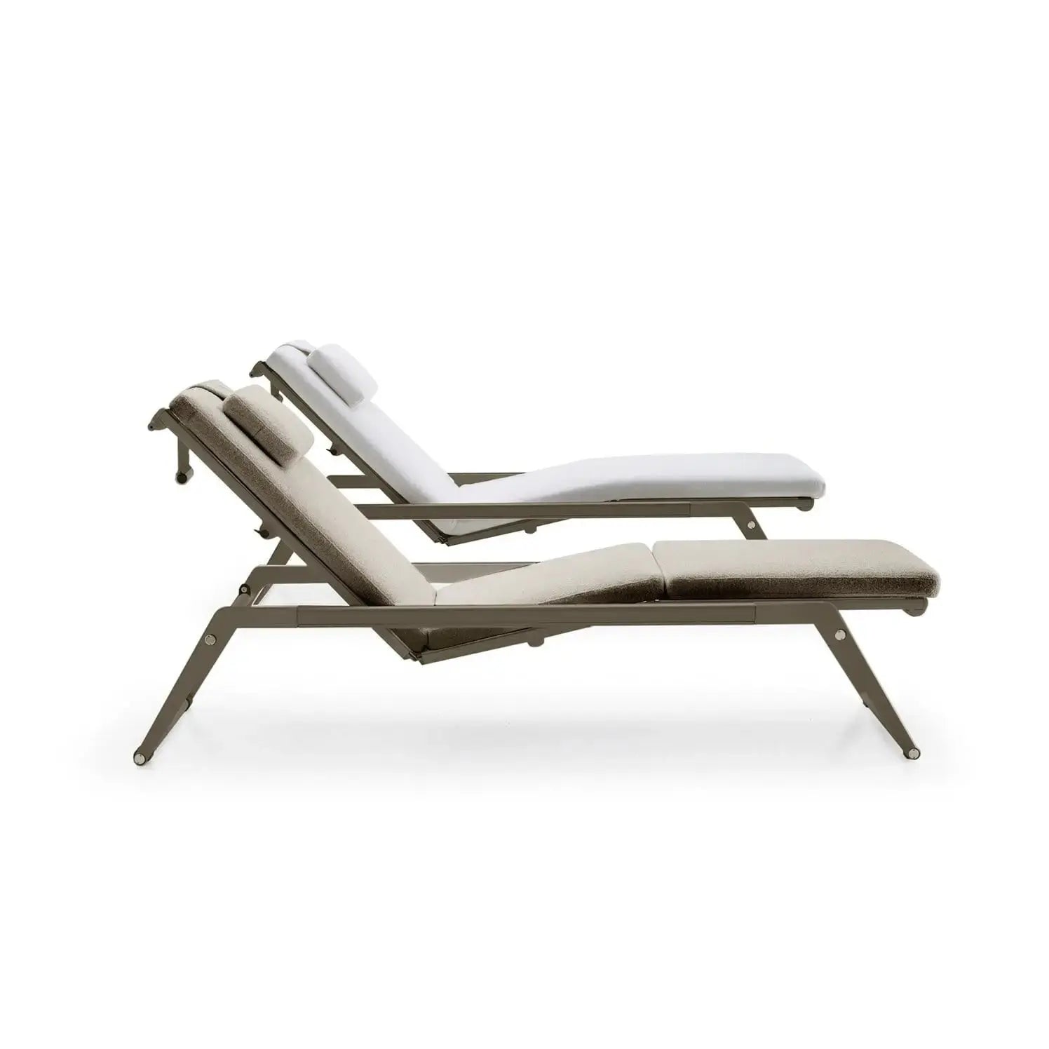 Mirto Outdoor Chaise Longue | B&B Italia | JANGEORGe Interior Design