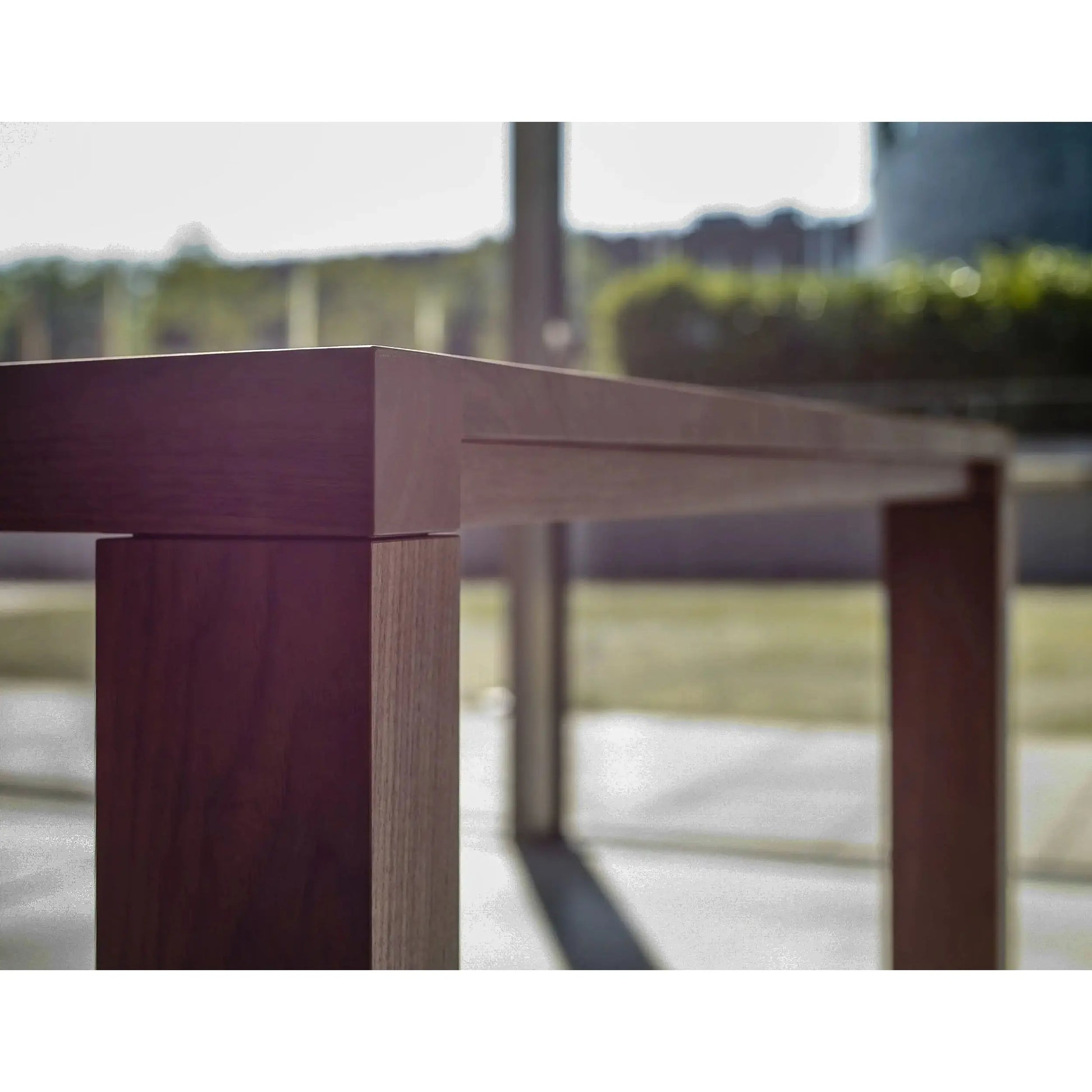 Essenza XL - Table | Arco | JANGEORGe Interior Design