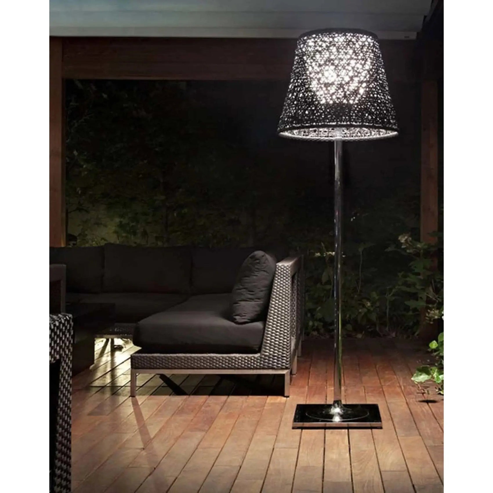 KTribe F3 Outdoor Water Resistant Floor Lamp | Flos | JANGEORGe Interior Design