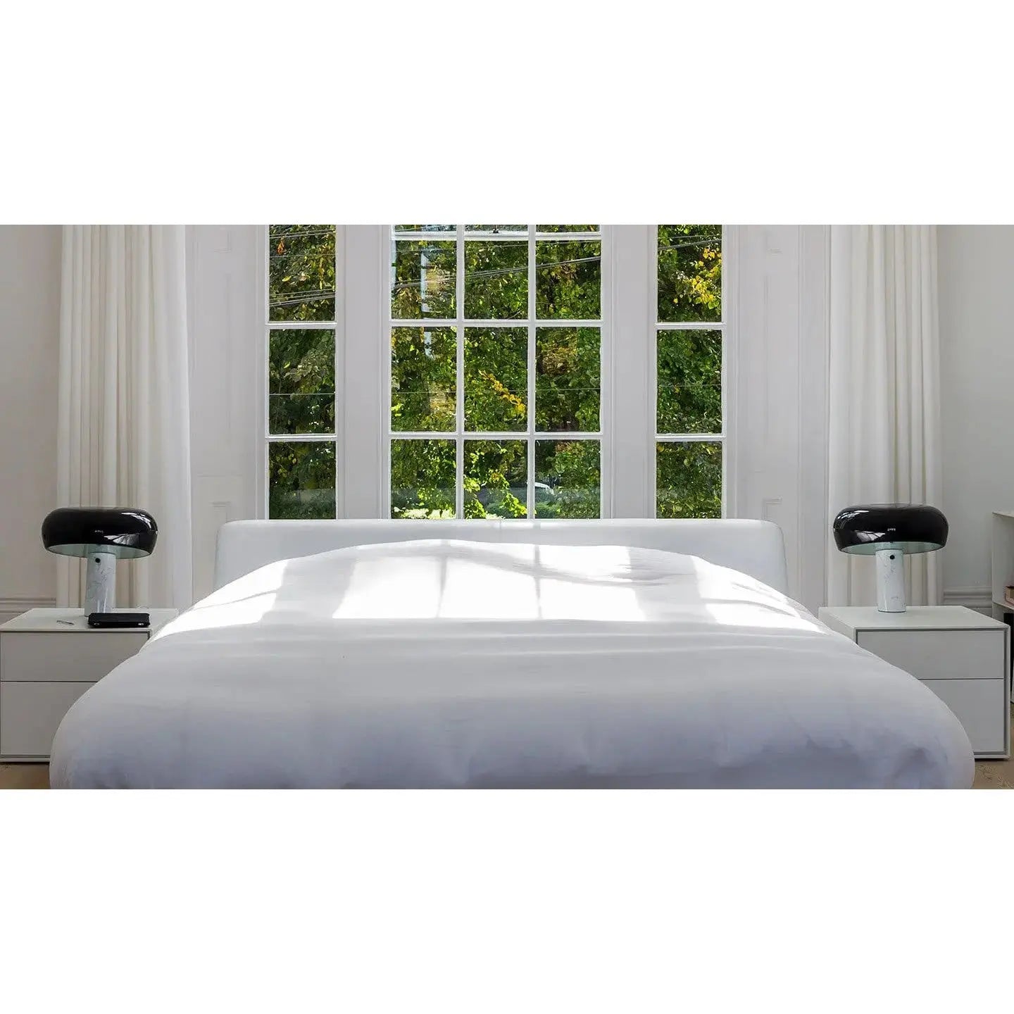 Snoopy Table Lamp, Glossy Black with Marble Base | Flos | JANGEORGe Interior Design