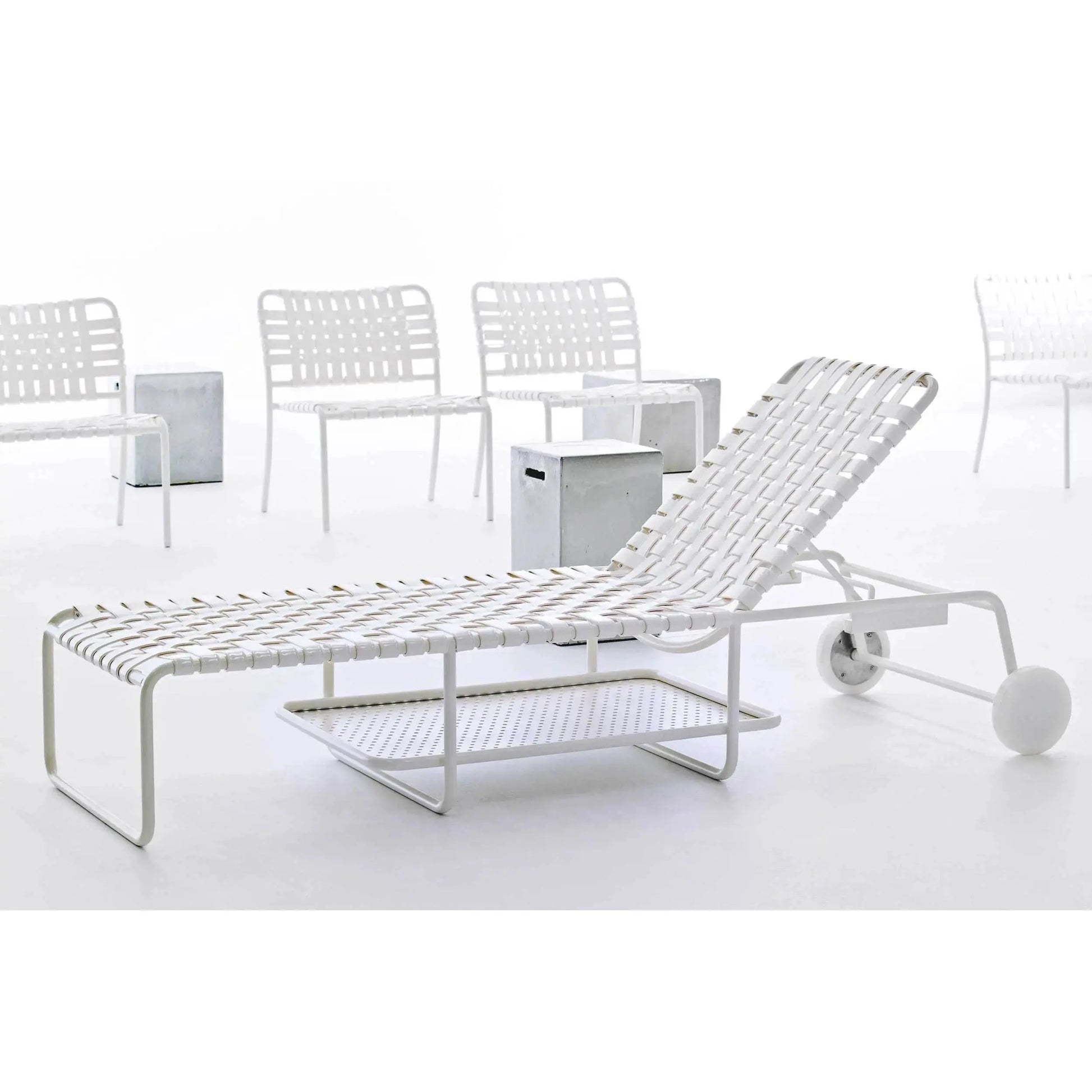 InOut 883 Outdoor Daybed | Gervasoni | JANGEORGe Interior Design