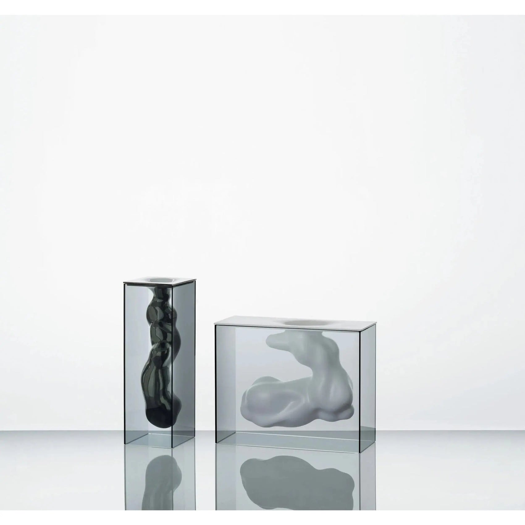 Angelo e Angela Vase | Glas Italia | JANGEORGe Interior Design