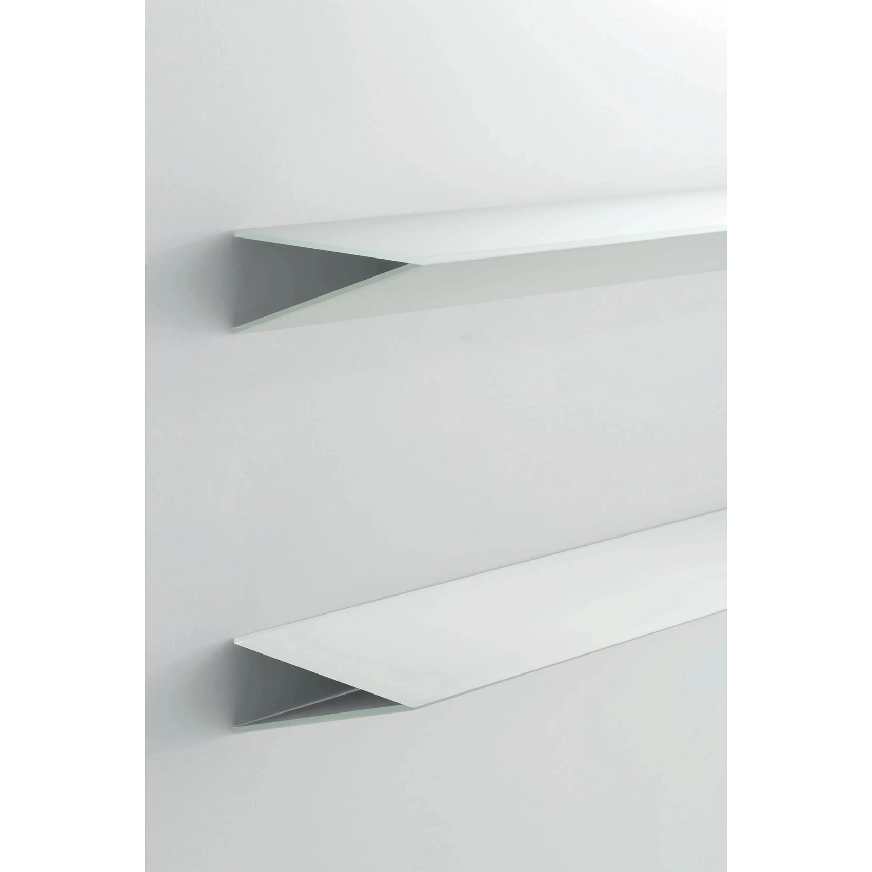 On Shelves | Glas Italia | JANGEORGe Interior Design