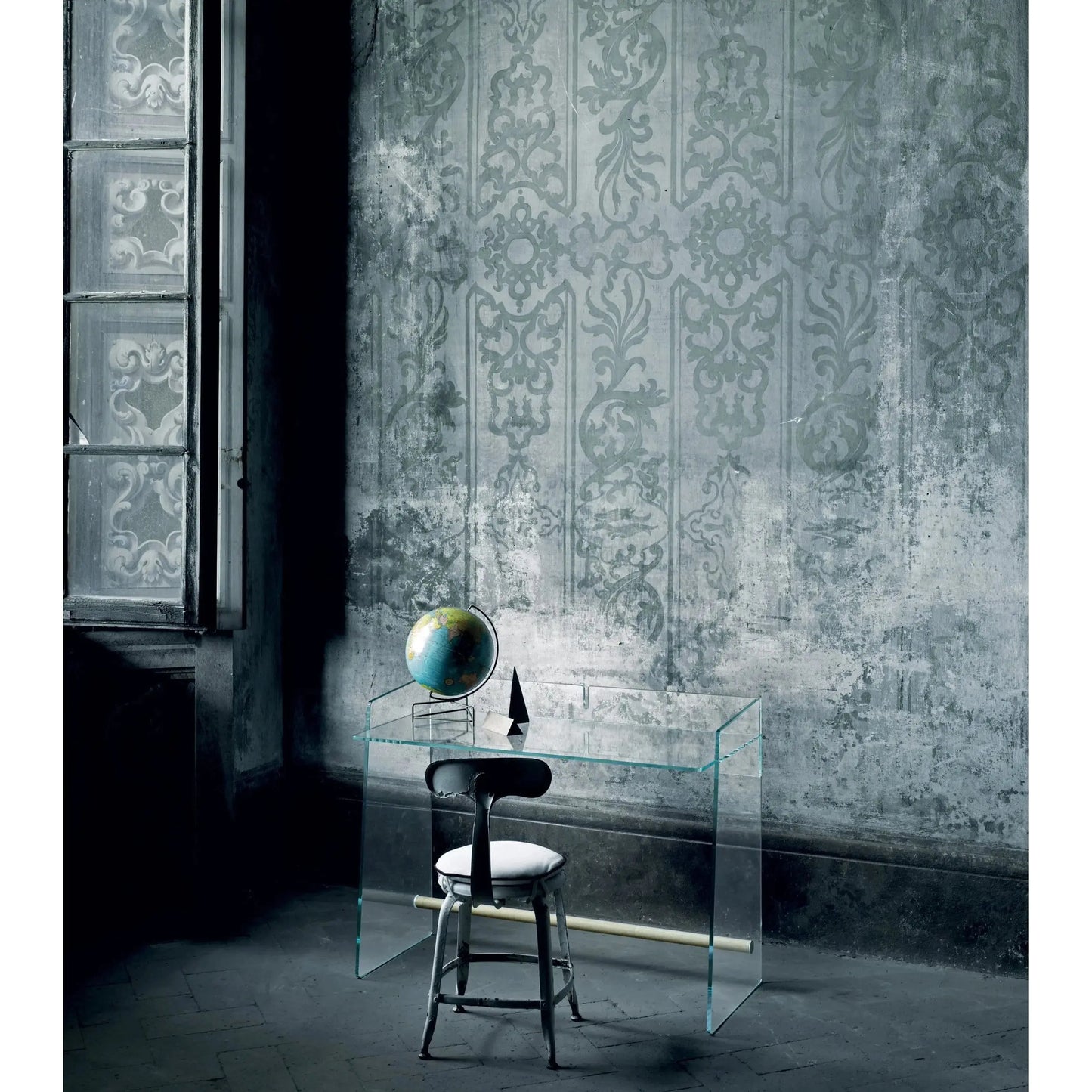 Pirandello Writing Desk | Glas Italia | JANGEORGe Interior Design