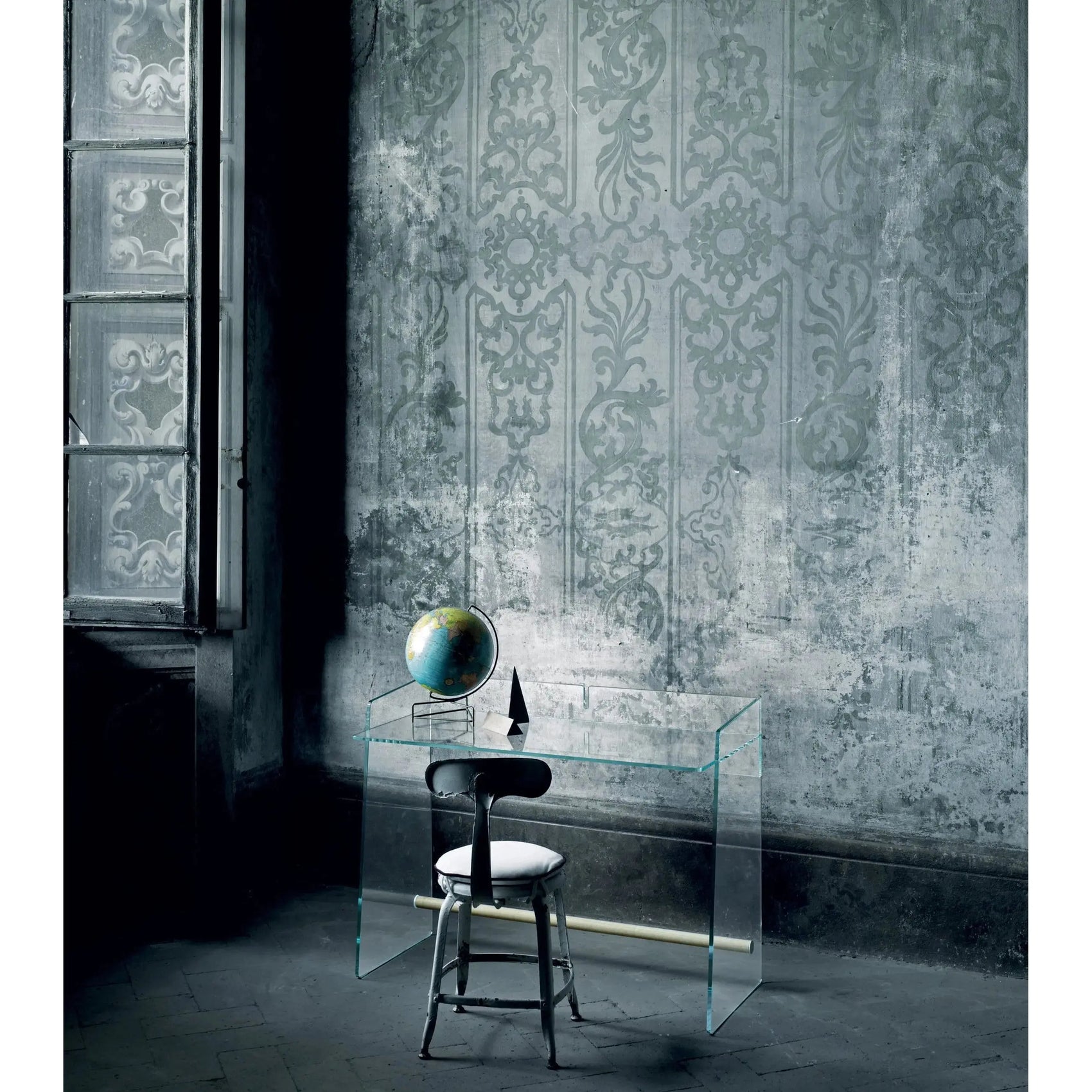 Pirandello Writing Desk | Glas Italia | JANGEORGe Interior Design