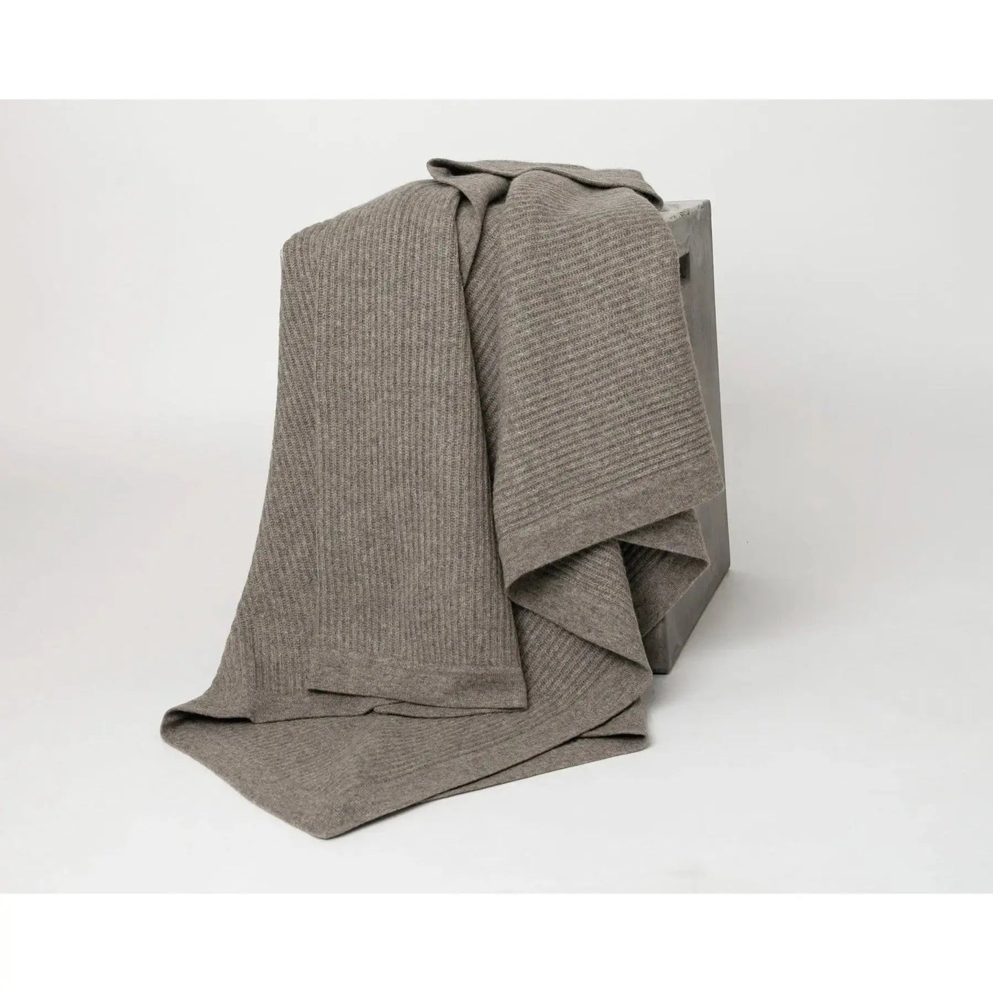 Platinum Yak Fisherman's - Knit Throw | Hangai | JANGEORGe Interior Design