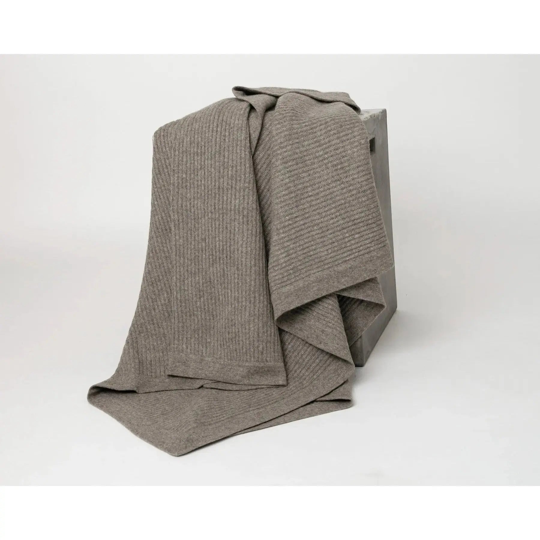 Platinum Yak Fisherman's - Knit Throw | Hangai | JANGEORGe Interior Design