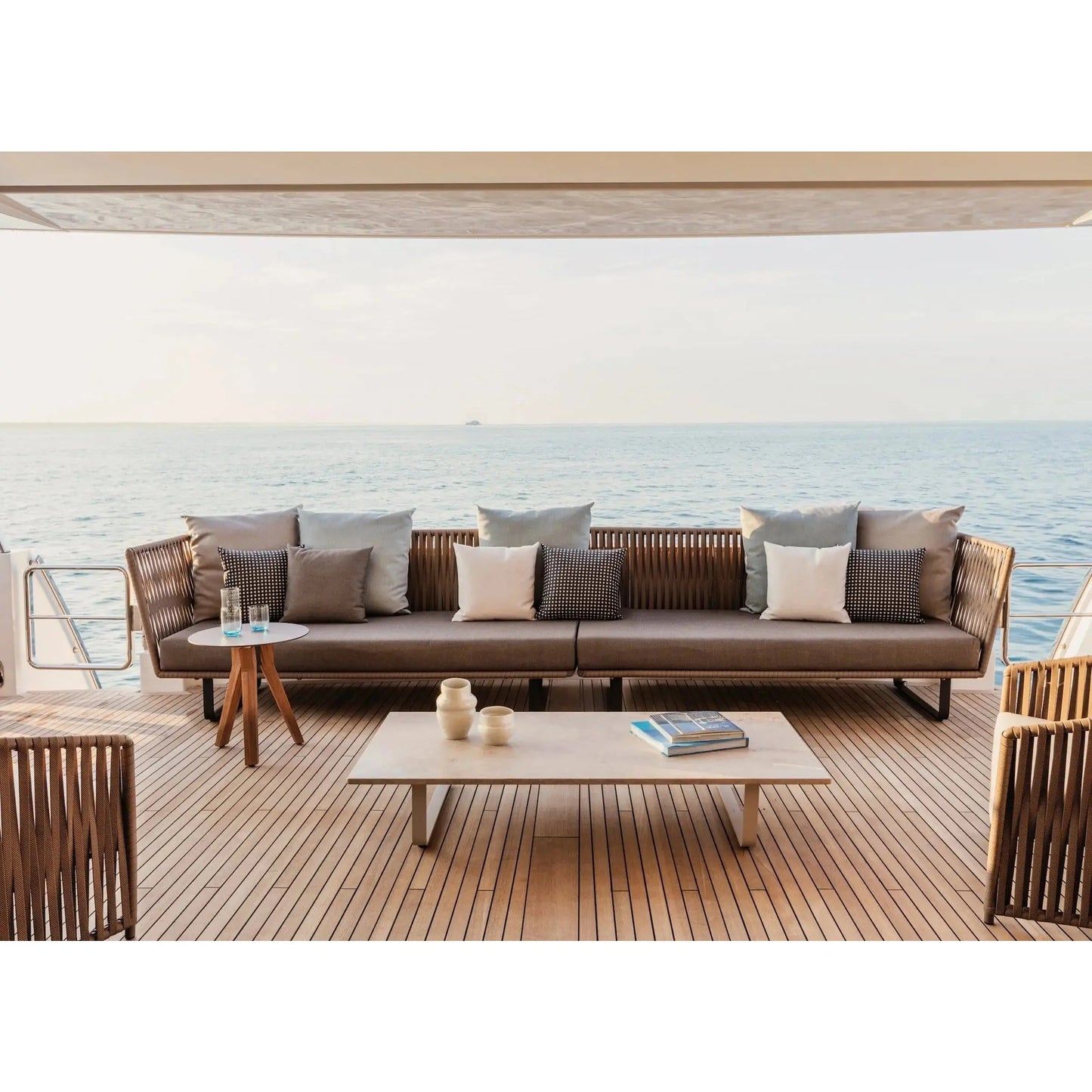 Bitta - Centre table | Kettal | JANGEORGe Interior Design