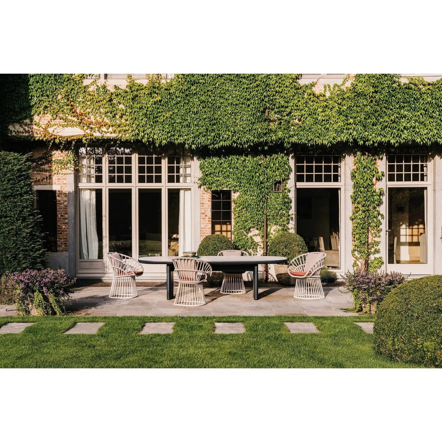 Cala - Dining Table | Kettal | JANGEORGe Interior Design