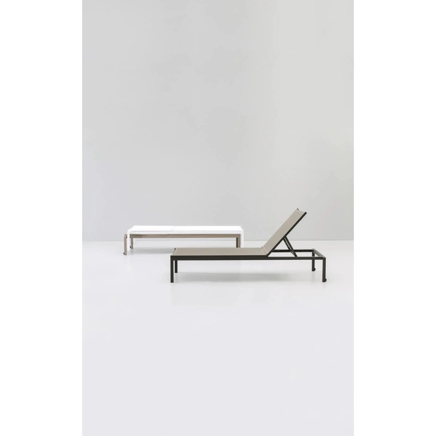 Landscape - Stackable Deck Chair (1260-) | Kettal | JANGEORGe Interior Design