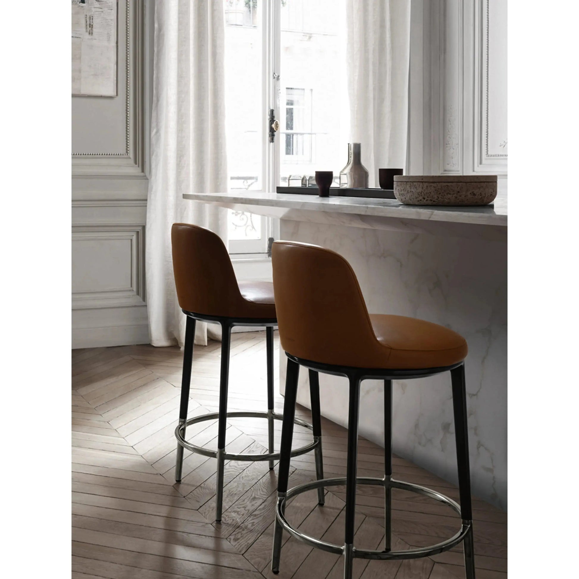 Caratos Barstool | Maxalto | JANGEORGe Interior Design