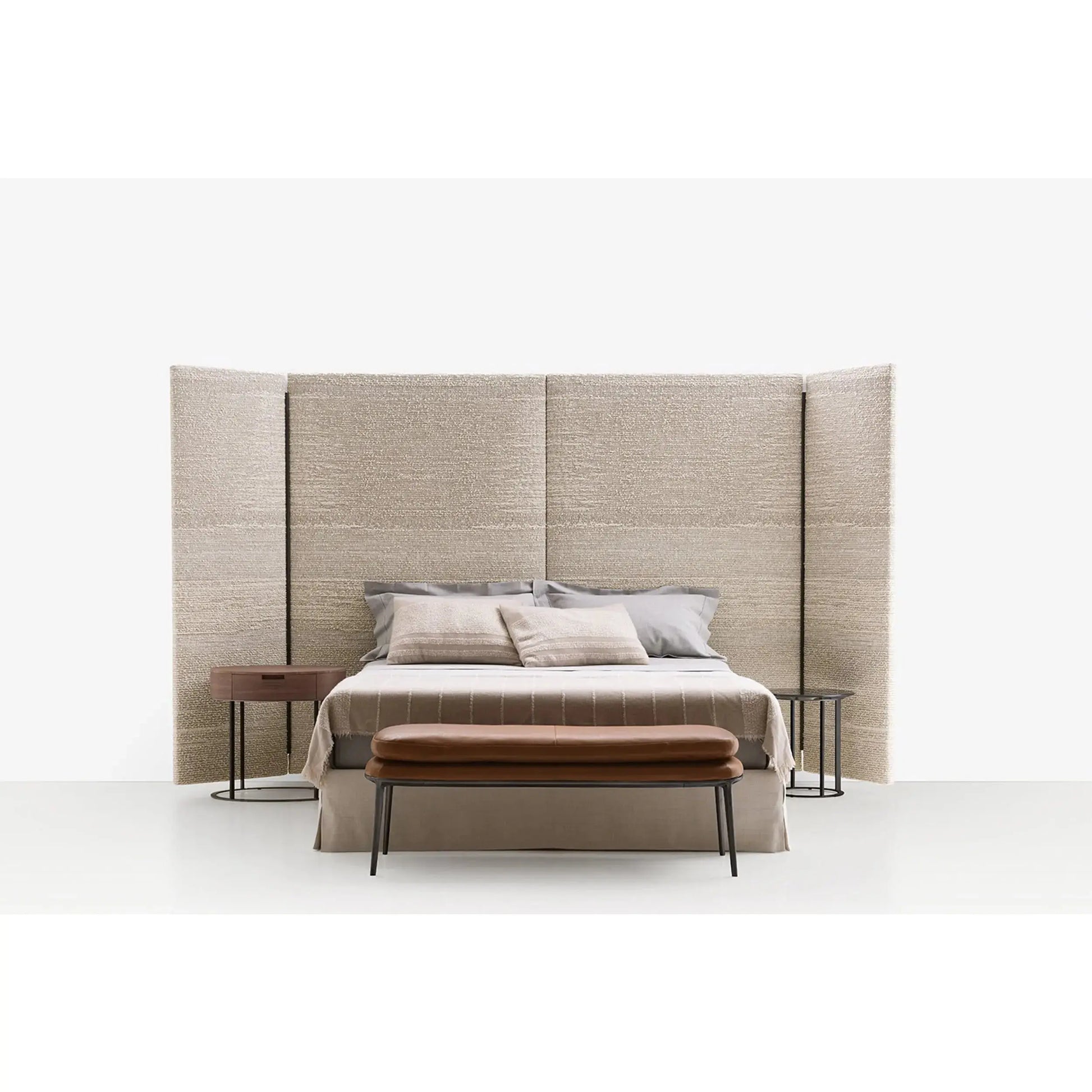 Dike Bed | Maxalto | JANGEORGe Interior Design