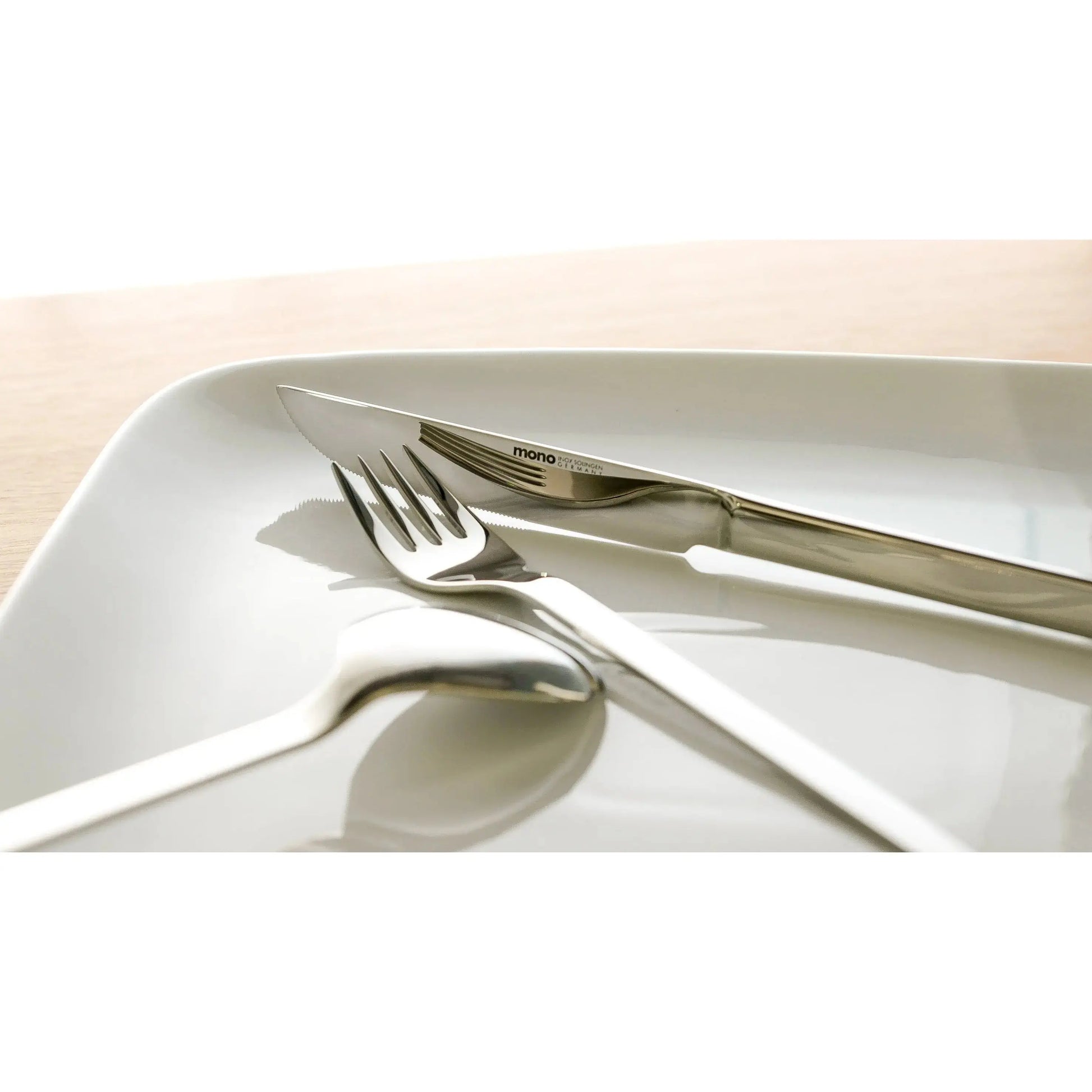 Mono A Polished Stainless Steel 5pc. Set with Knife 43 | Mono | JANGEORGe Interior Design