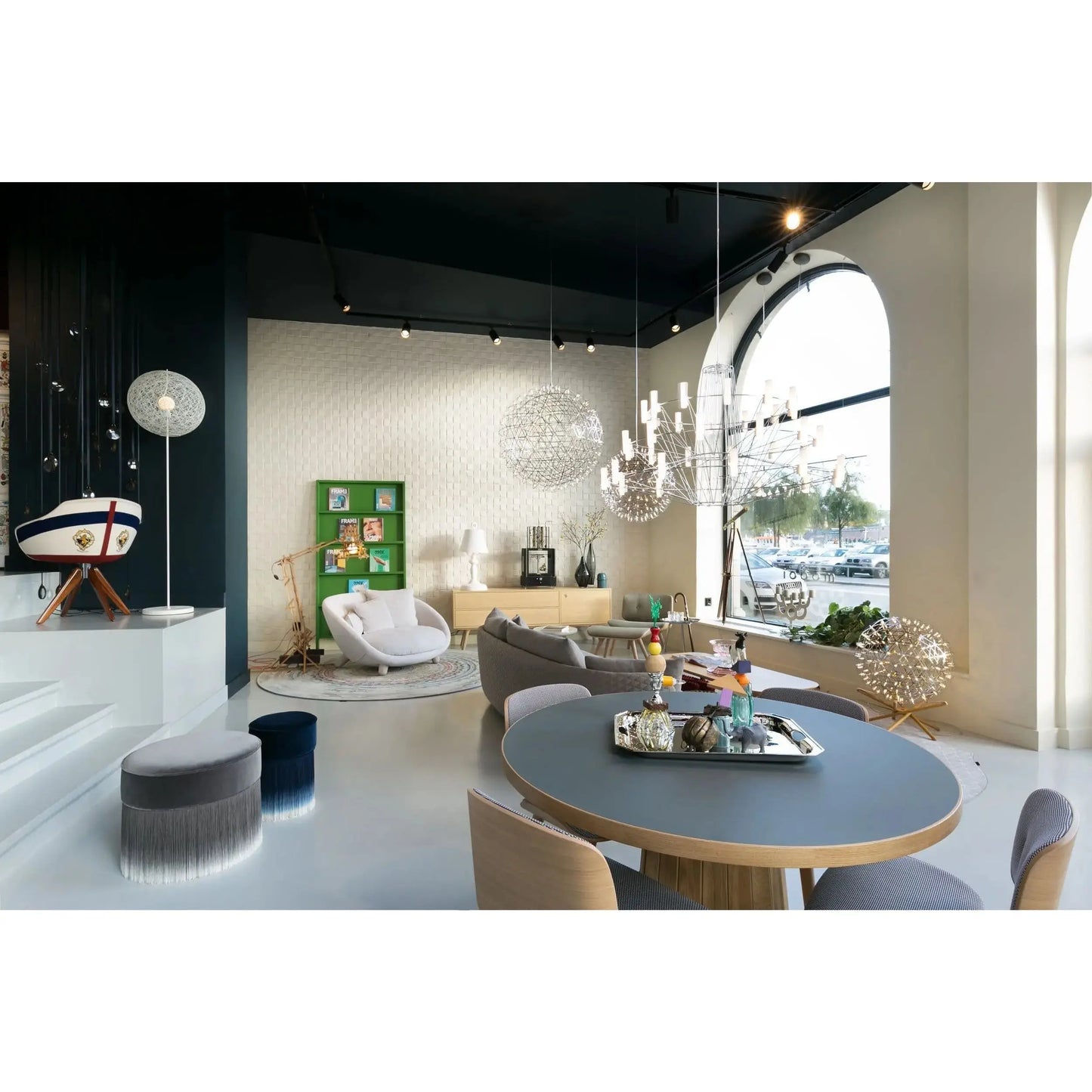 Amami Pouf | Moooi | JANGEORGe Interior Design