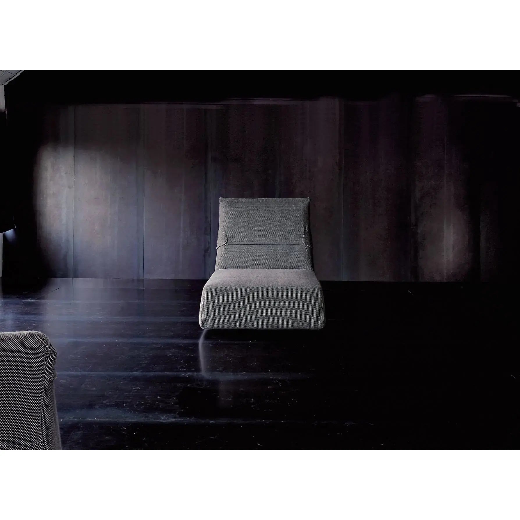 Highlands Chaise Longue | Moroso | JANGEORGe Interior Design