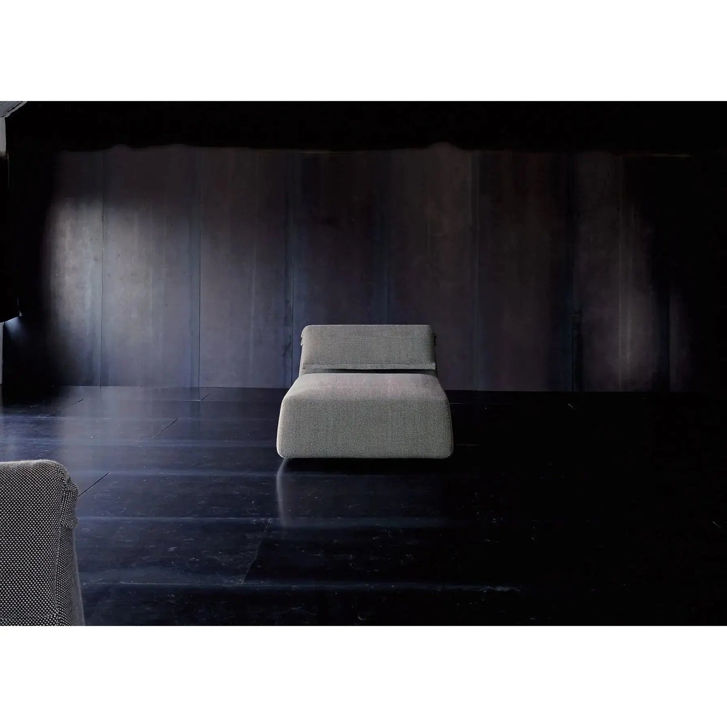 Highlands Chaise Longue | Moroso | JANGEORGe Interior Design