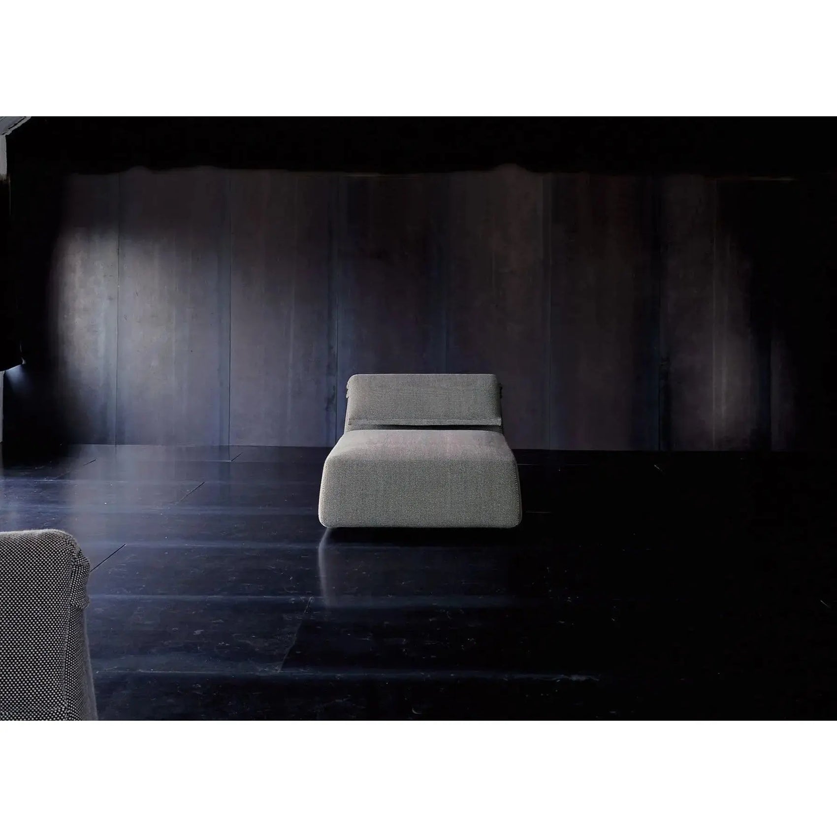 Highlands Chaise Longue | Moroso | JANGEORGe Interior Design