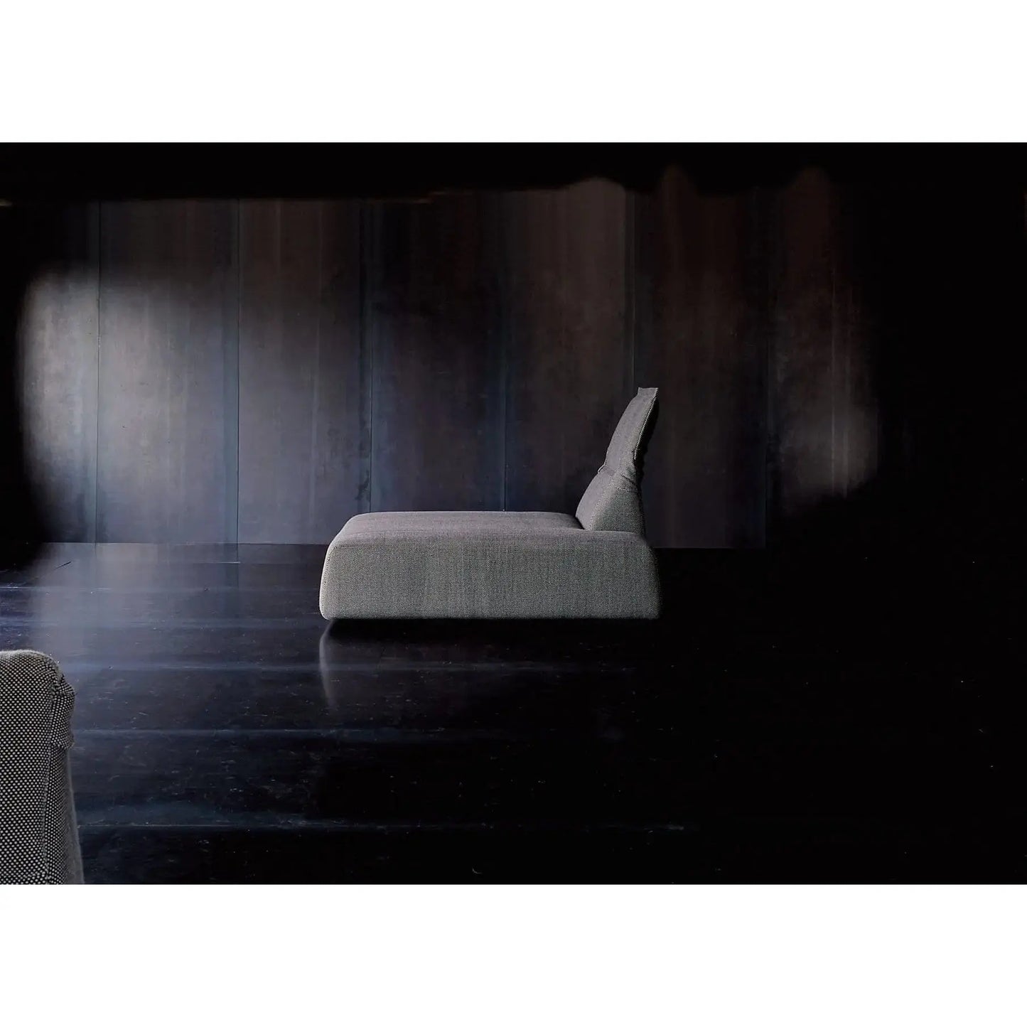 Highlands Chaise Longue | Moroso | JANGEORGe Interior Design