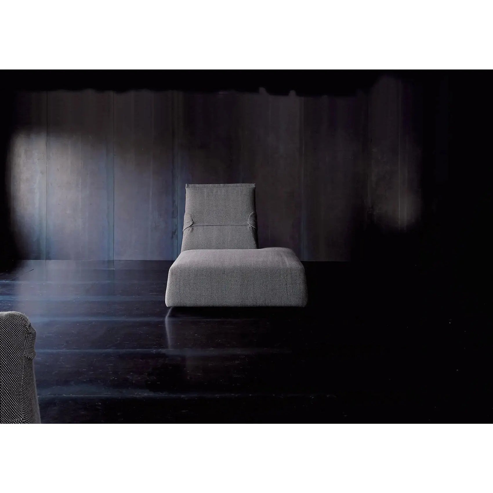 Highlands Chaise Longue | Moroso | JANGEORGe Interior Design