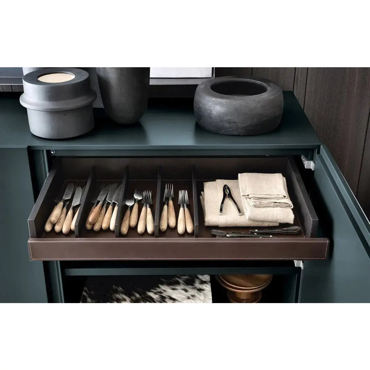 Free - Sideboard | Poliform | JANGEORGe Interior Design