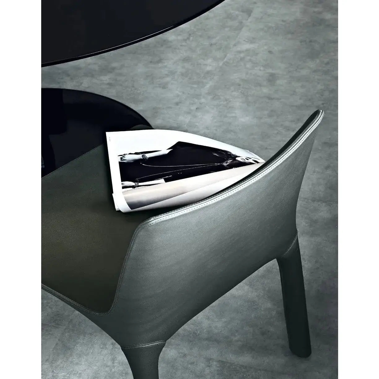 Manta  - Chair | Poliform | JANGEORGe Interior Design