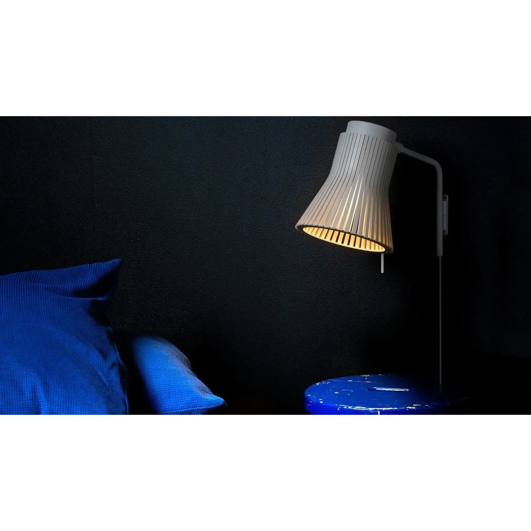 Petite 4630 - Wall Lamp | Secto | JANGEORGe Interior Design