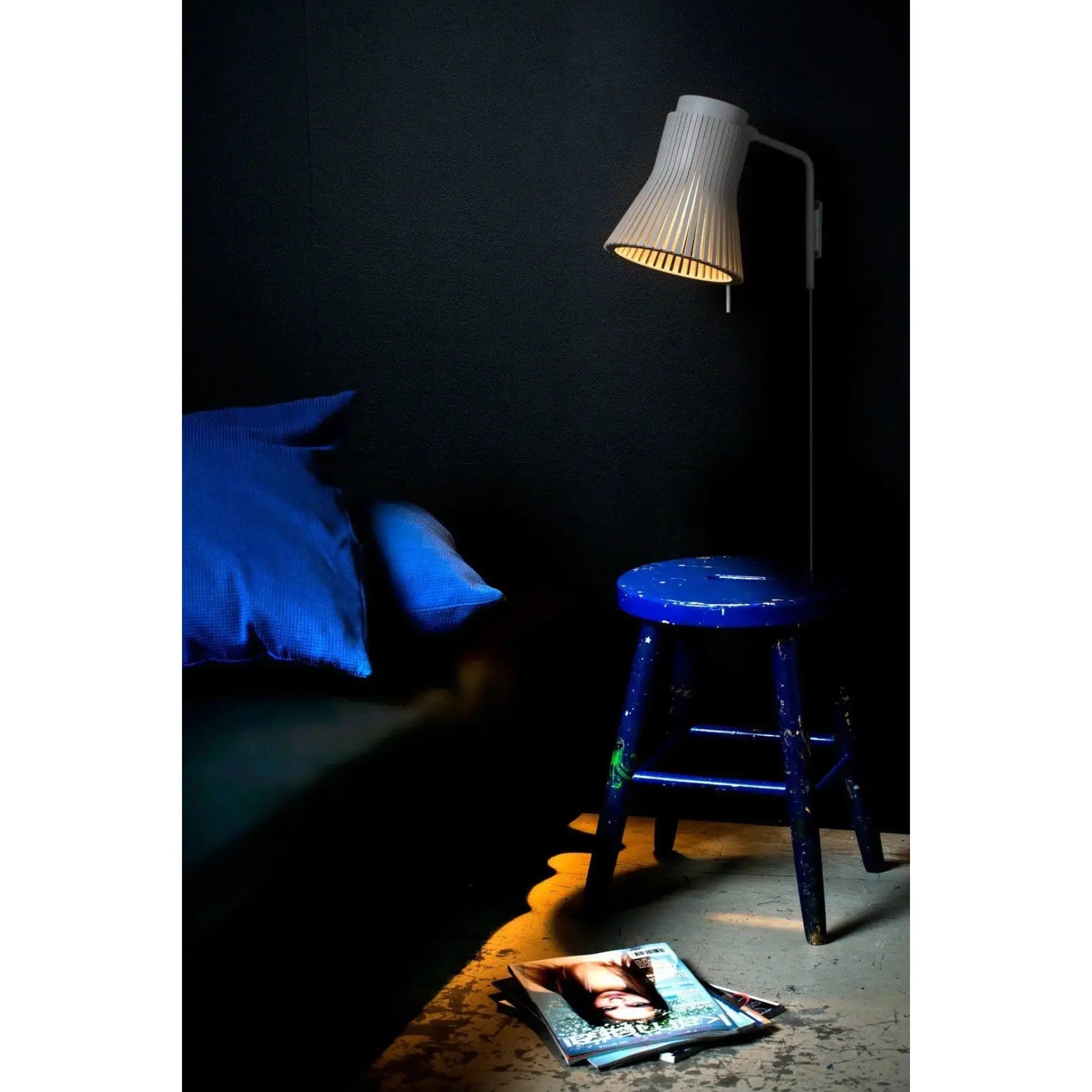 Petite 4630 - Wall Lamp | Secto | JANGEORGe Interior Design