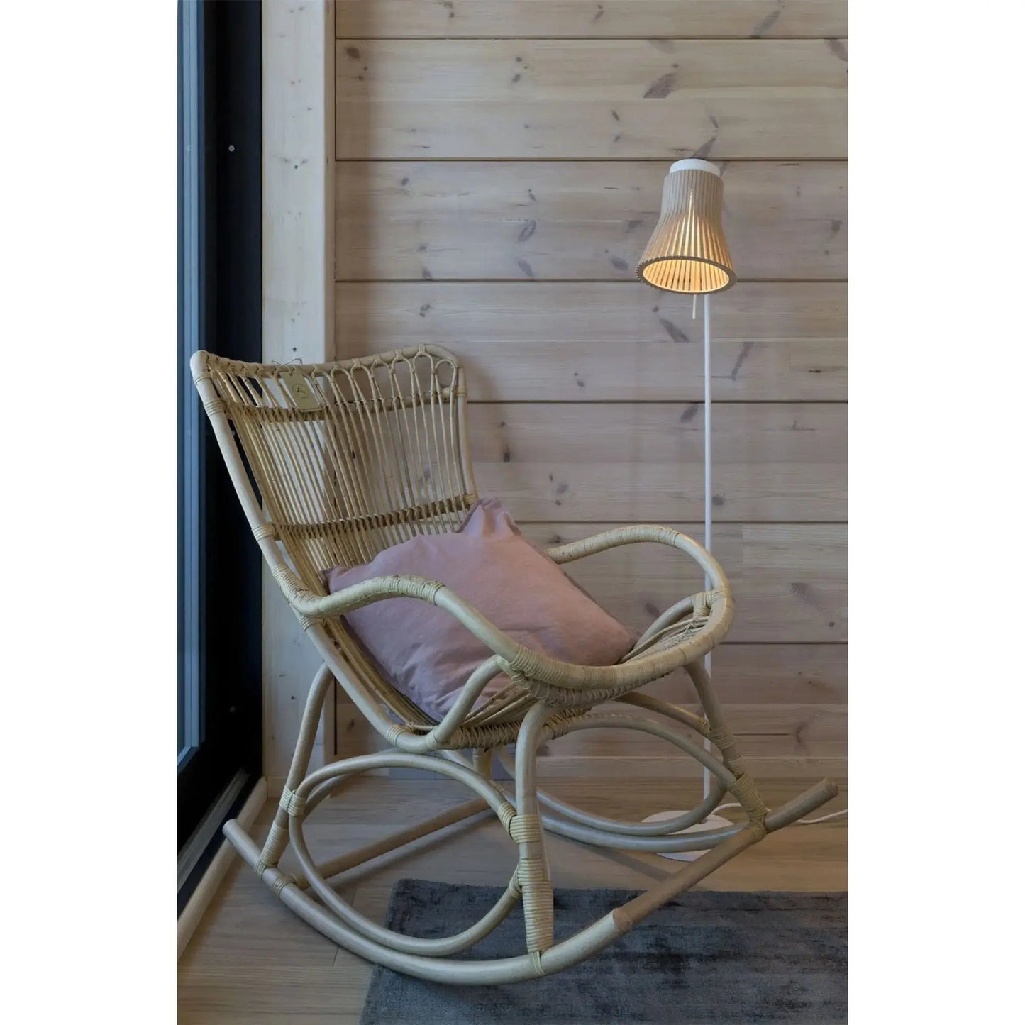 JANGEORGe Interiors & Furniture Secto Petite 4610 Floor Lamp