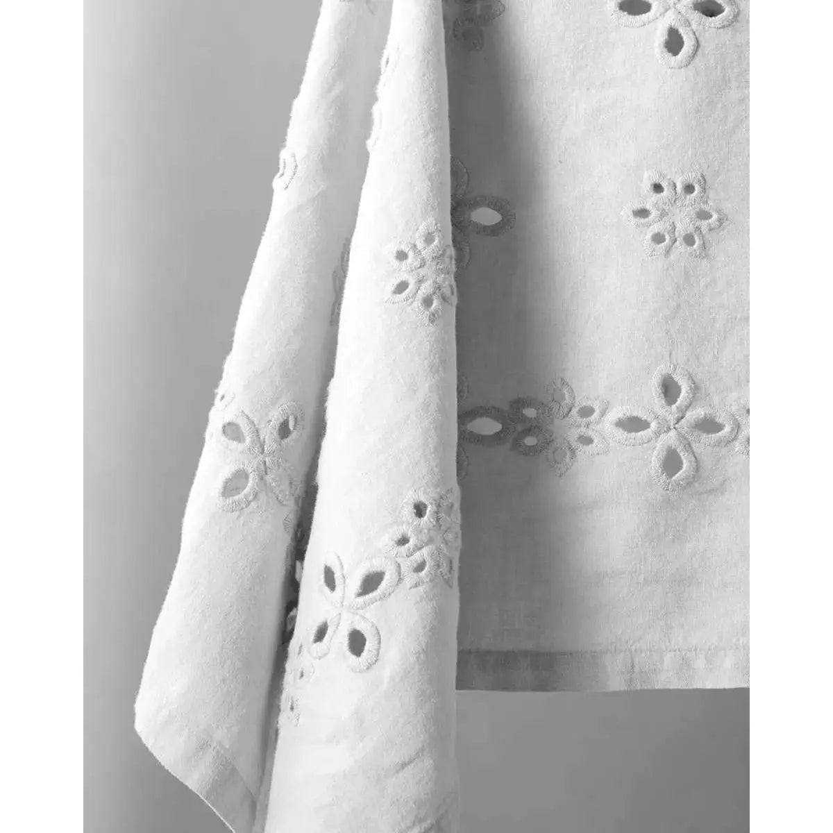 JANGEORGe Interiors & Furniture Society Limonta Bijou Tablecloth Bianco