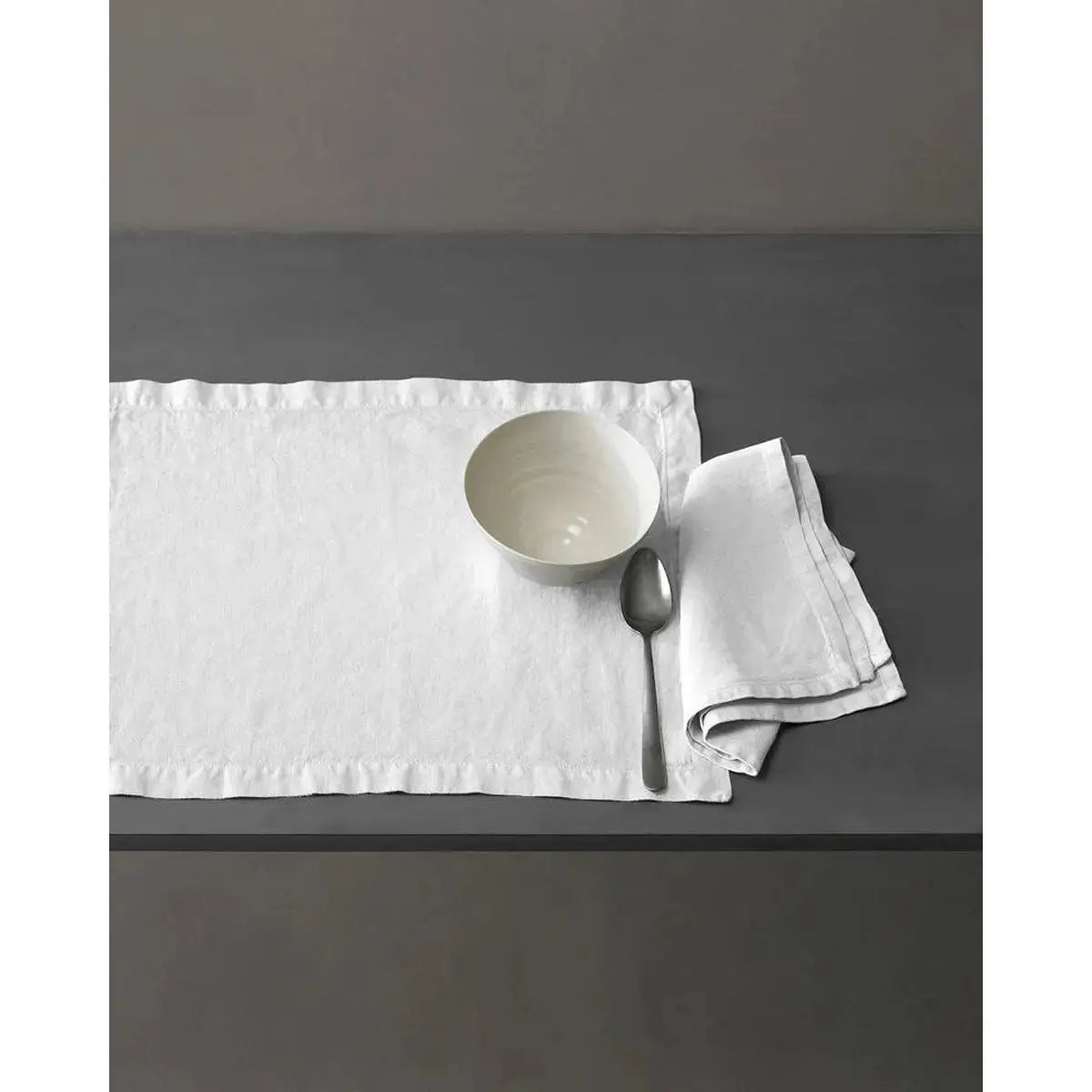 JANGEORGe Interiors & Furniture Society Limonta Bon Placements Set Bianco