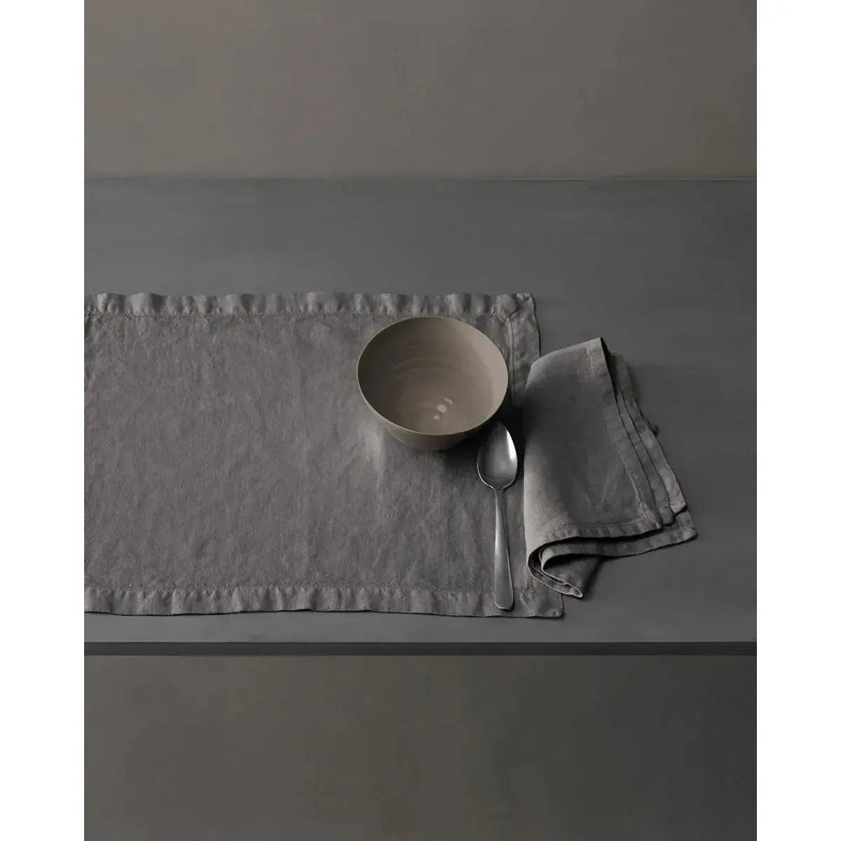 JANGEORGe Interiors & Furniture Society Limonta Bon Placements Set Fumo