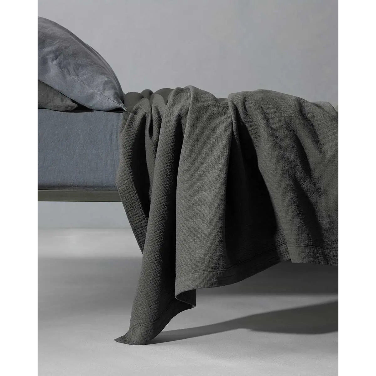 JANGEORGe Interiors & Furniture Society Limonta Goff Bed Cover Anthracite