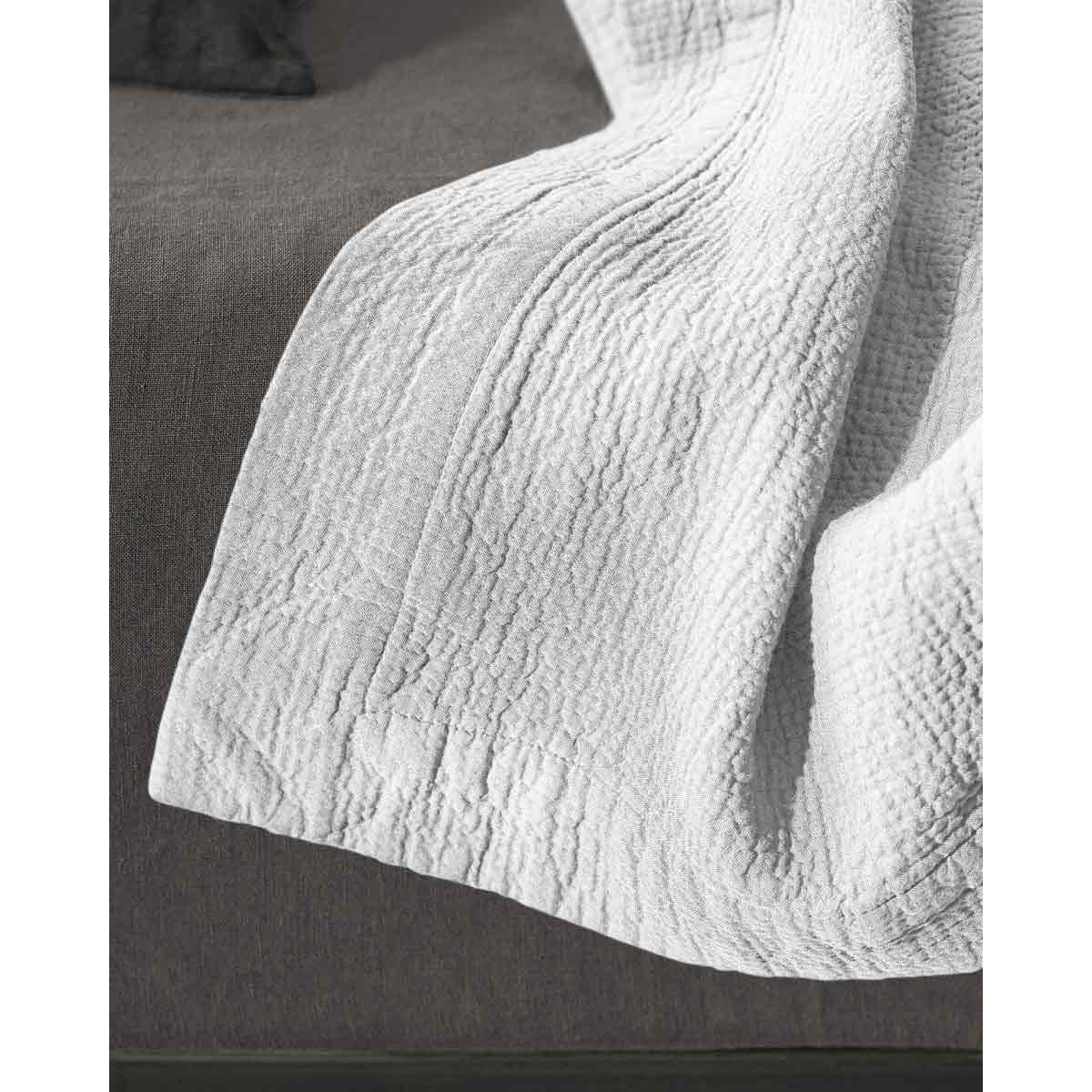 JANGEORGe Interiors & Furniture Society Limonta Goff Bed Cover Bianco