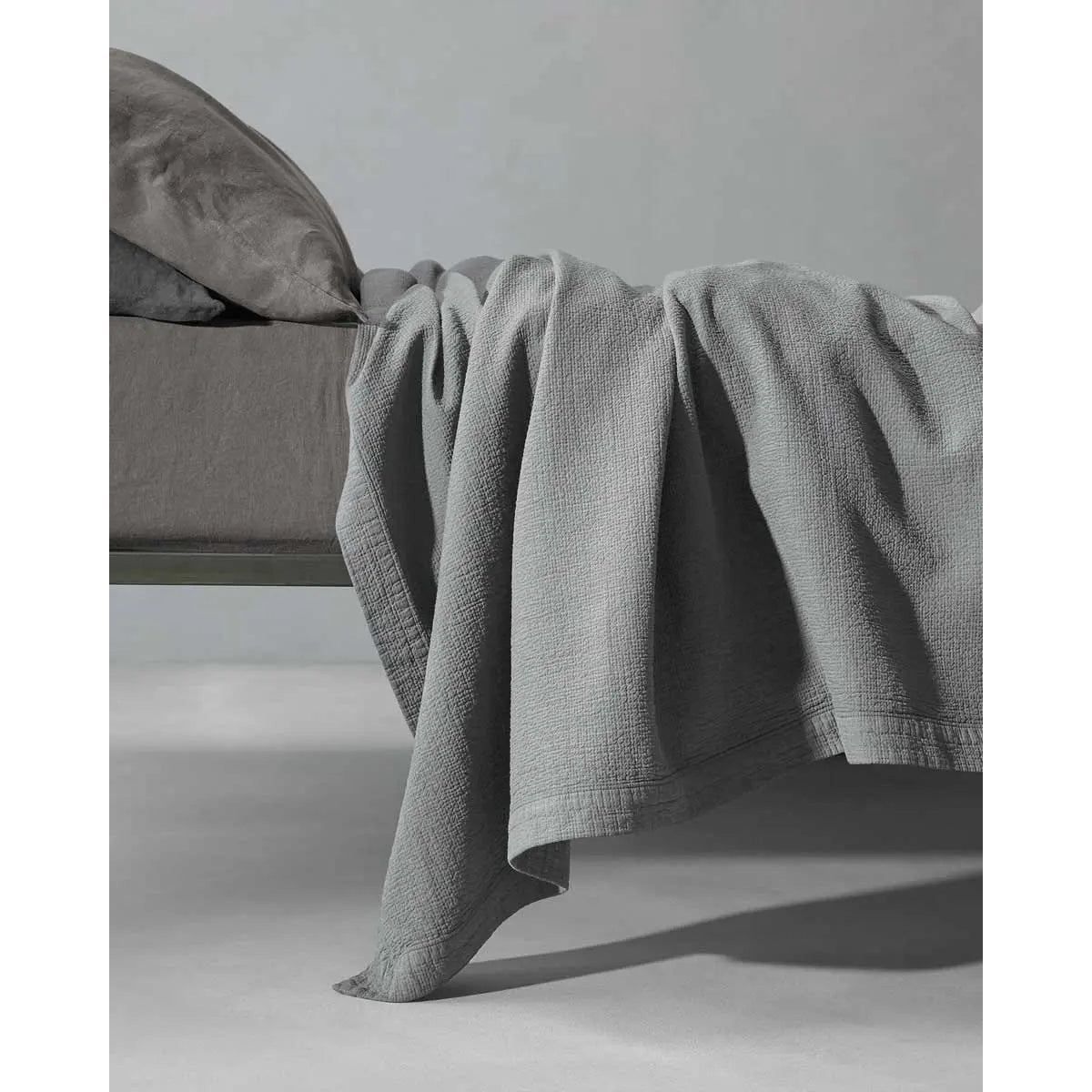 JANGEORGe Interiors & Furniture Society Limonta Goff Bed Cover Perla
