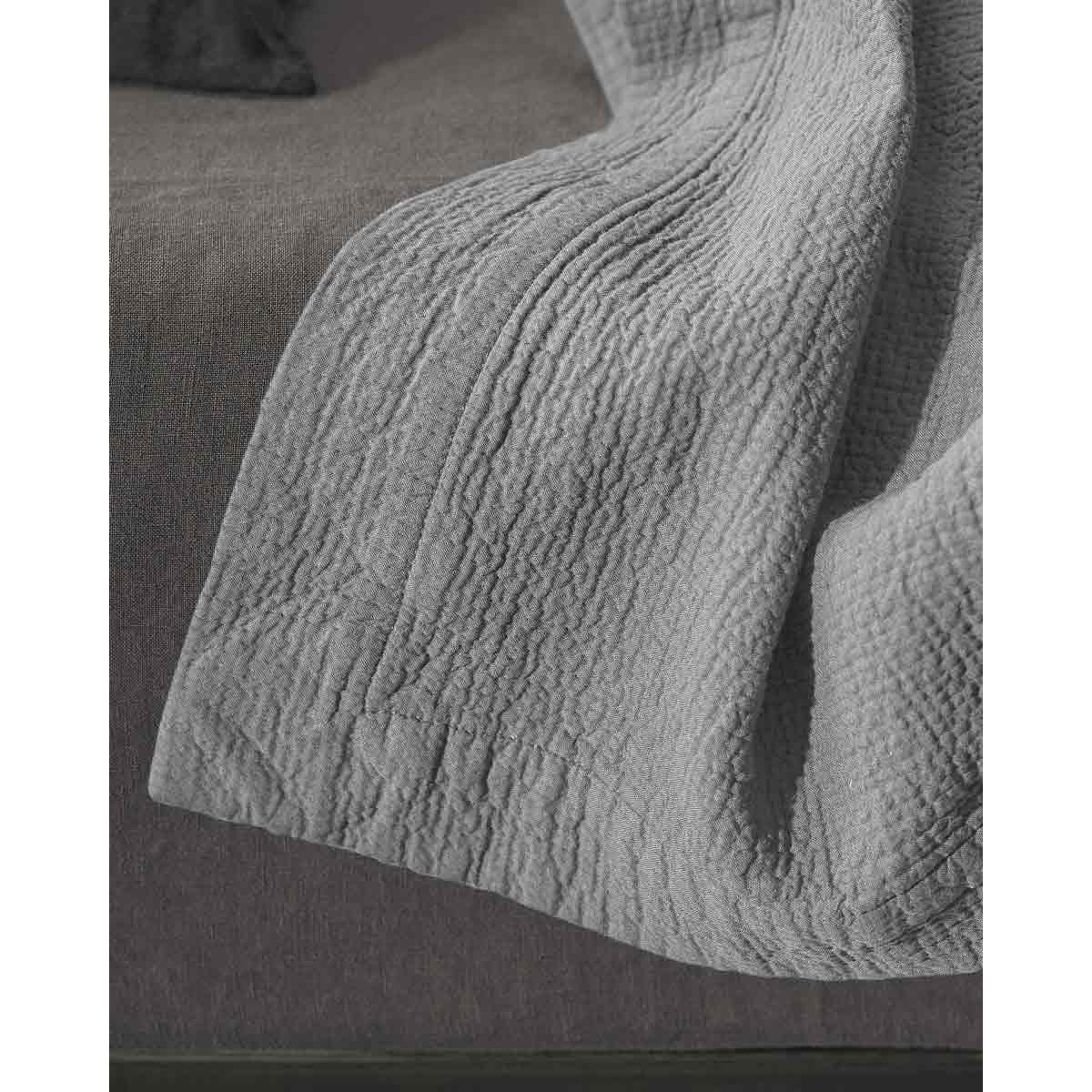 JANGEORGe Interiors & Furniture Society Limonta Goff Bed Cover Perla