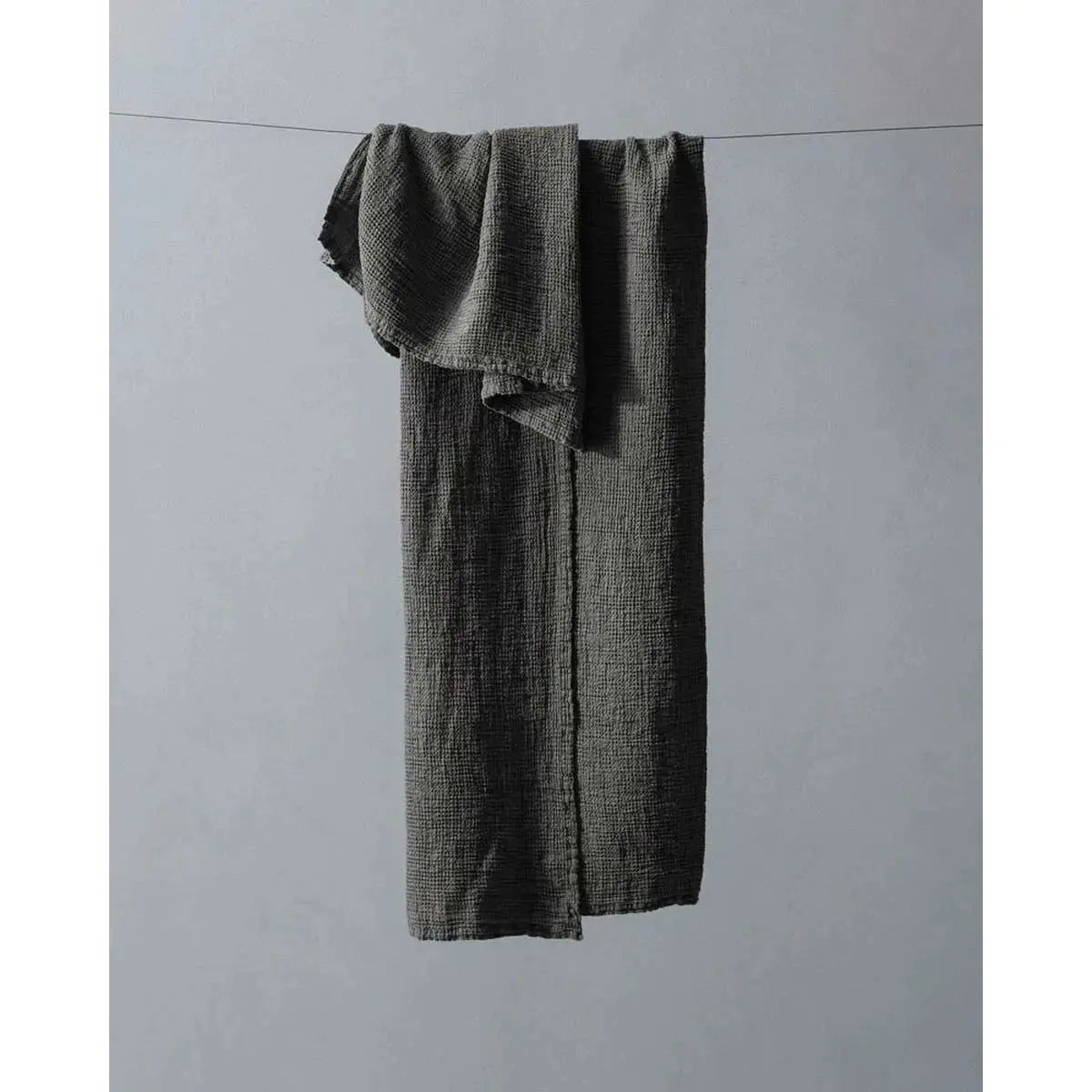 JANGEORGe Interiors & Furniture Society Limonta Lipe Bath Towel Anthracite