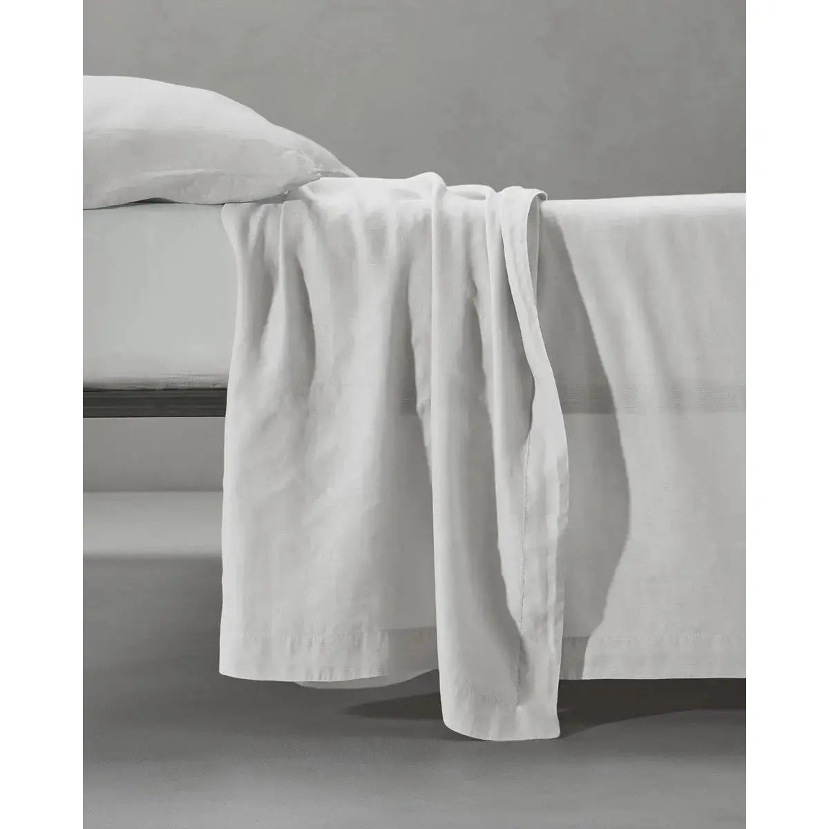 JANGEORGe Interiors & Furniture Society Limonta Setu Bed Sheet Bianco