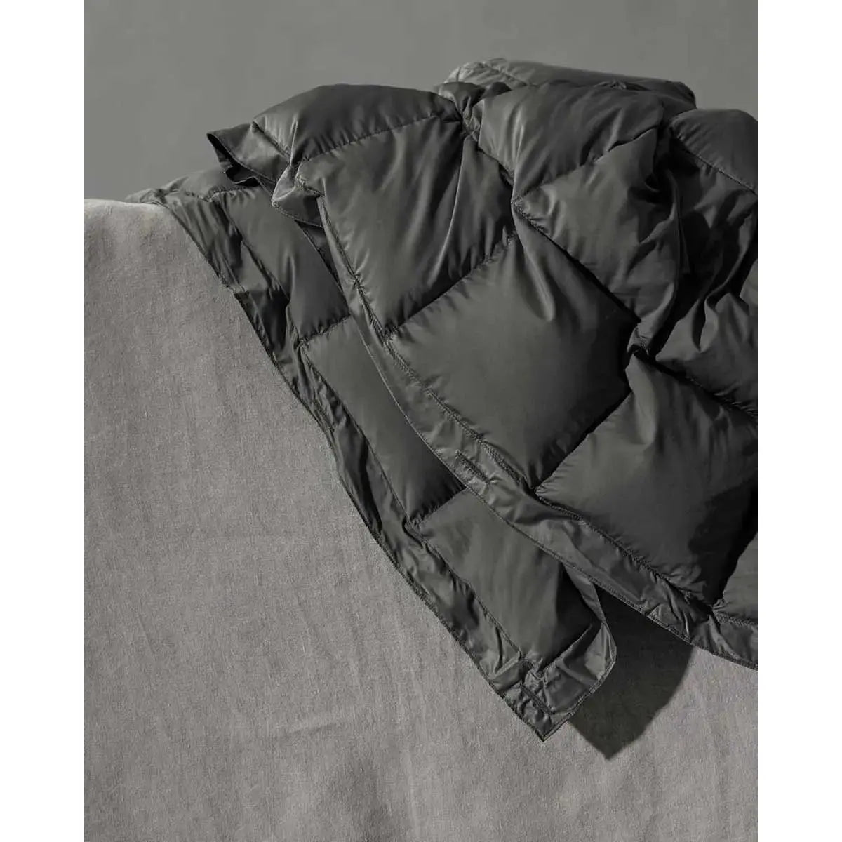 JANGEORGe Interiors & Furniture Society Limonta Talk Quilt Anthracite
