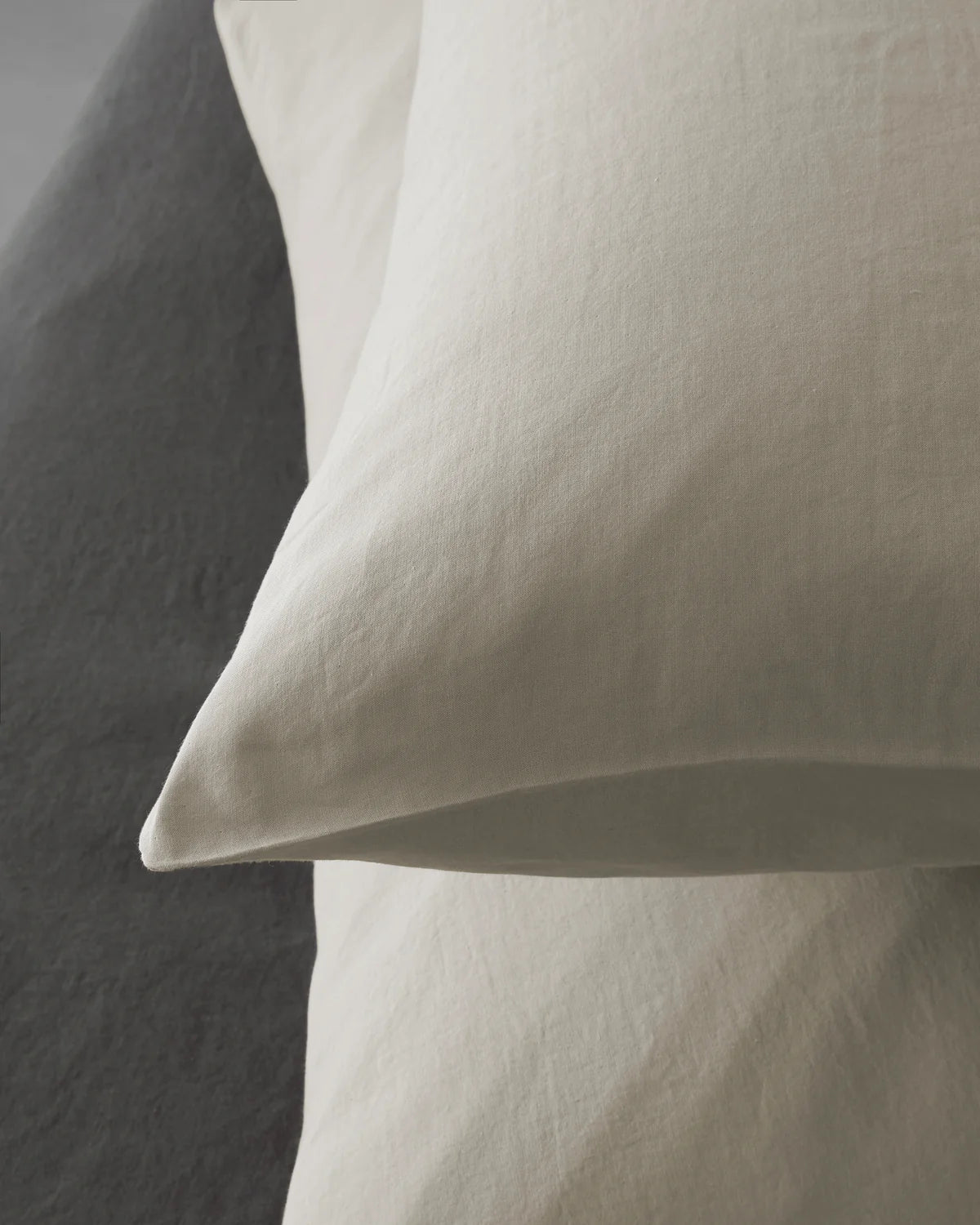 Miro Plain Pillow Cases Set