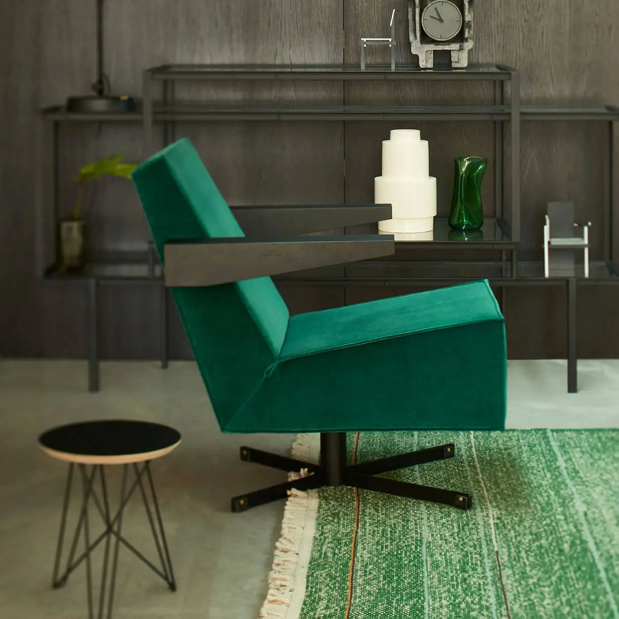 Press - Rietveld Armchair Spectrum