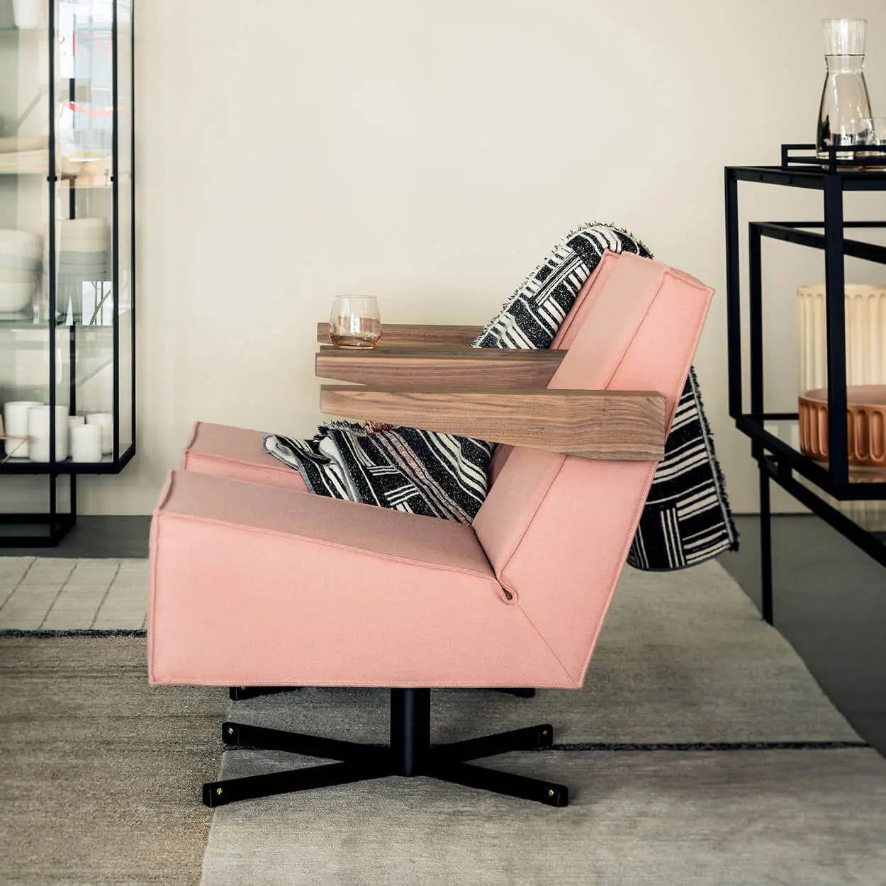 Press - Rietveld Armchair Spectrum