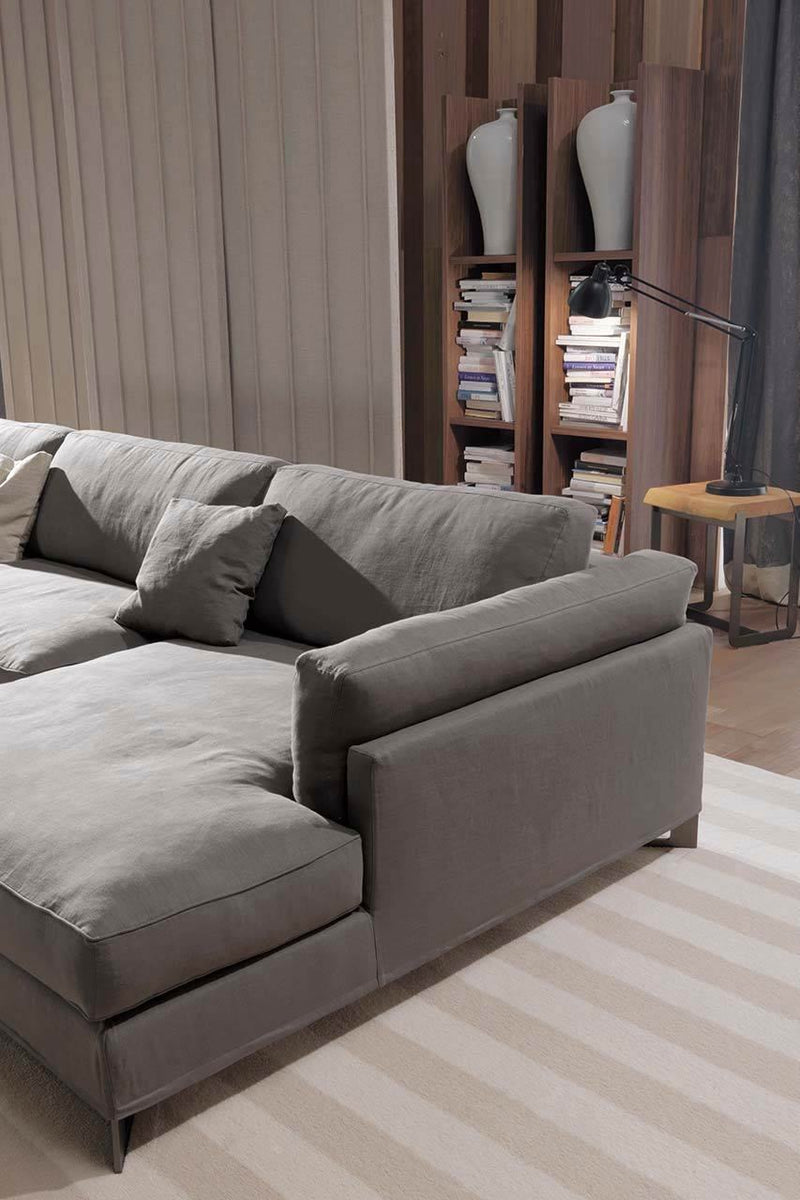 Davis In - Sofa | Frigerio | JANGEORGe Interior Design