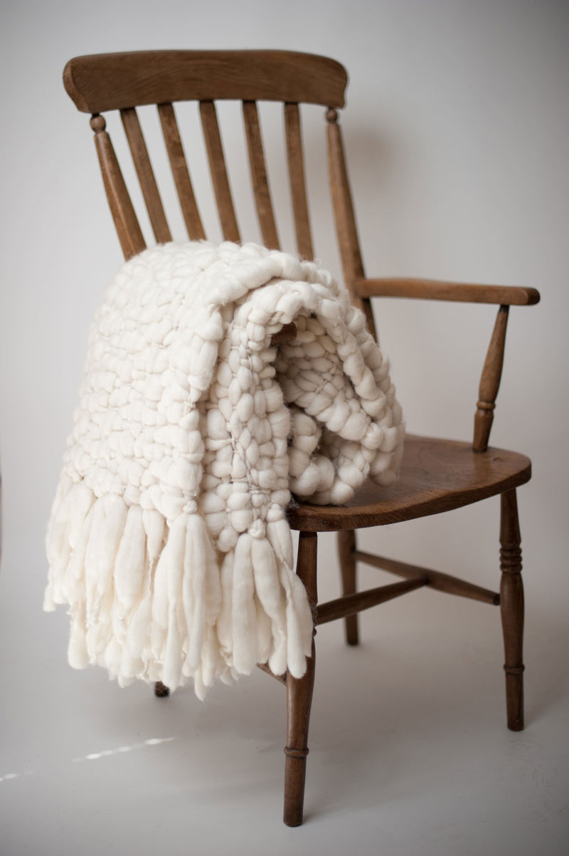 Clouds - Chunky knit throw blanket | Homelosophy | JANGEORGe Interior Design