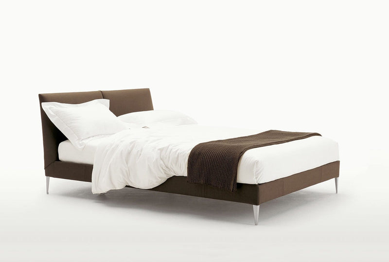 Selene Bed | Maxalto | JANGEORGe Interior Design