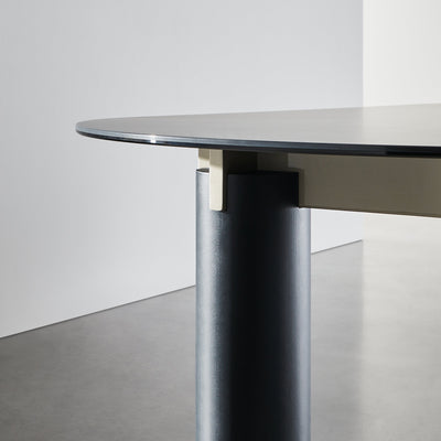 Gervasoni Daen 33 Table close-up with painted glass top. Tables USA.